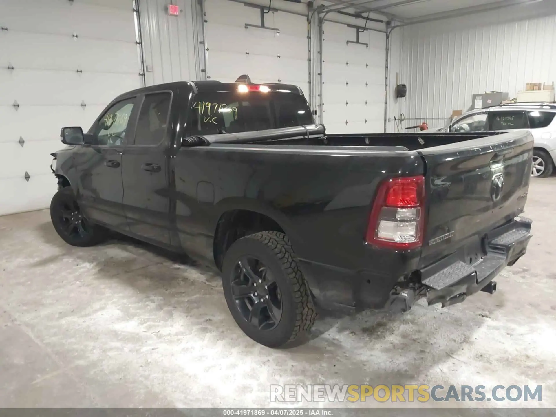 3 Photograph of a damaged car 1C6SRFBT2NN281888 RAM 1500 2022