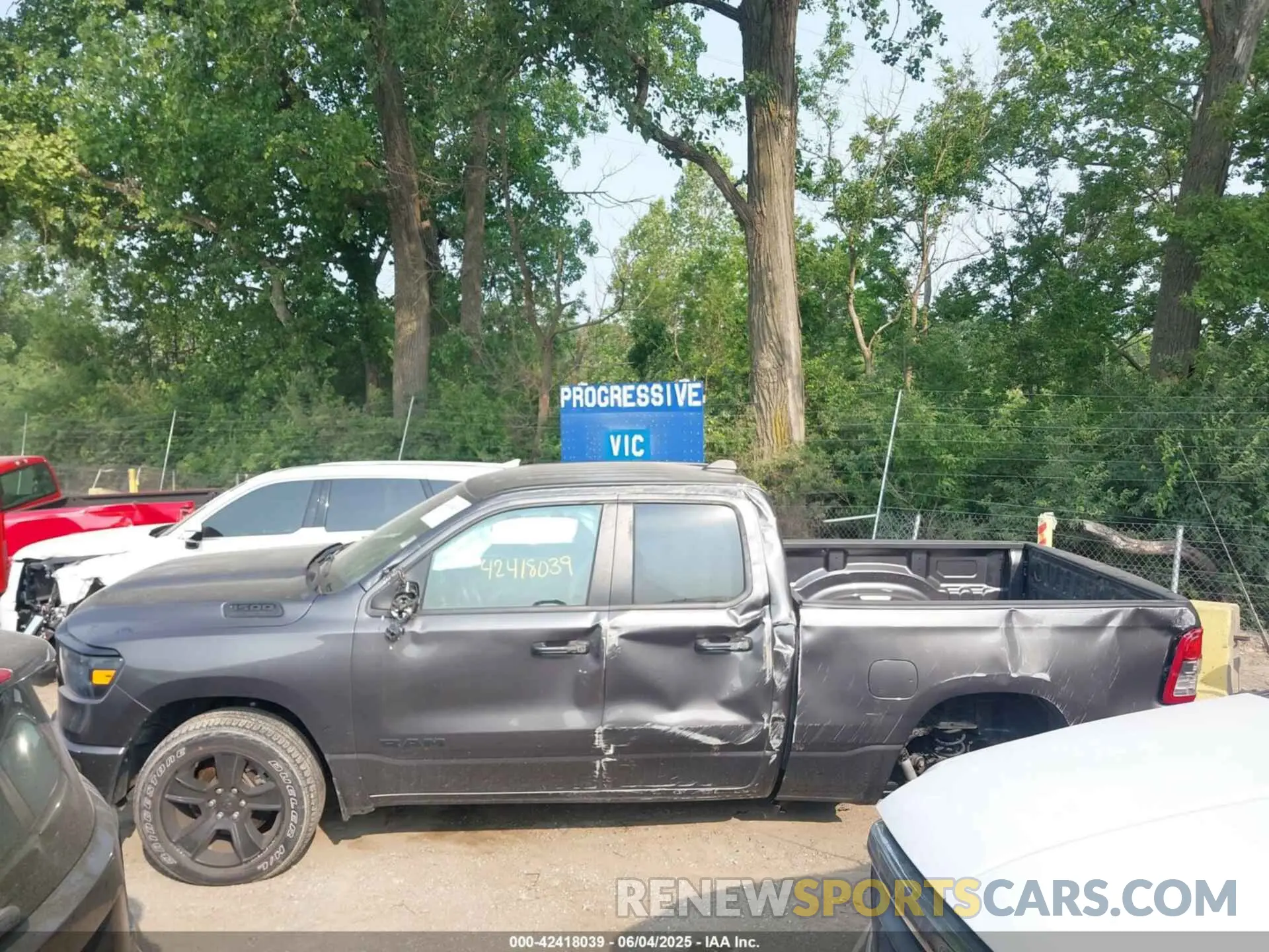 15 Photograph of a damaged car 1C6SRFBT3NN116559 RAM 1500 2022