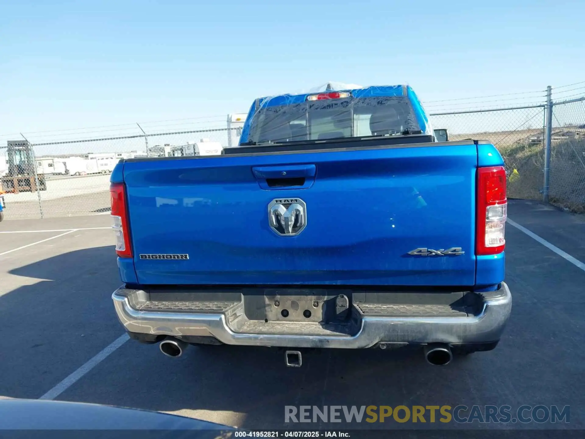 16 Photograph of a damaged car 1C6SRFBT3NN162845 RAM 1500 2022