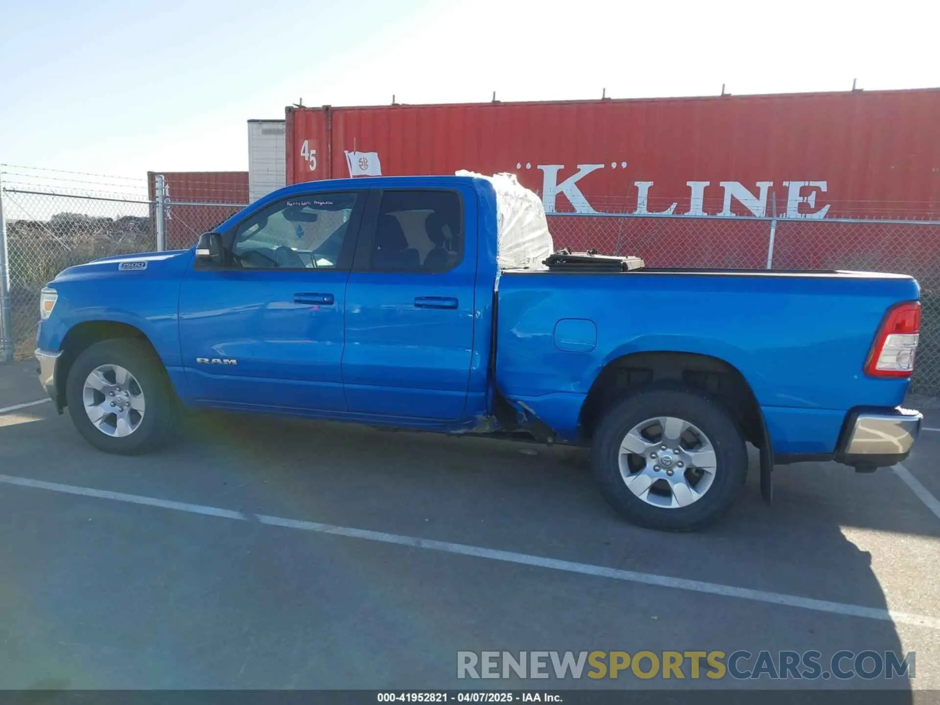 6 Photograph of a damaged car 1C6SRFBT3NN162845 RAM 1500 2022