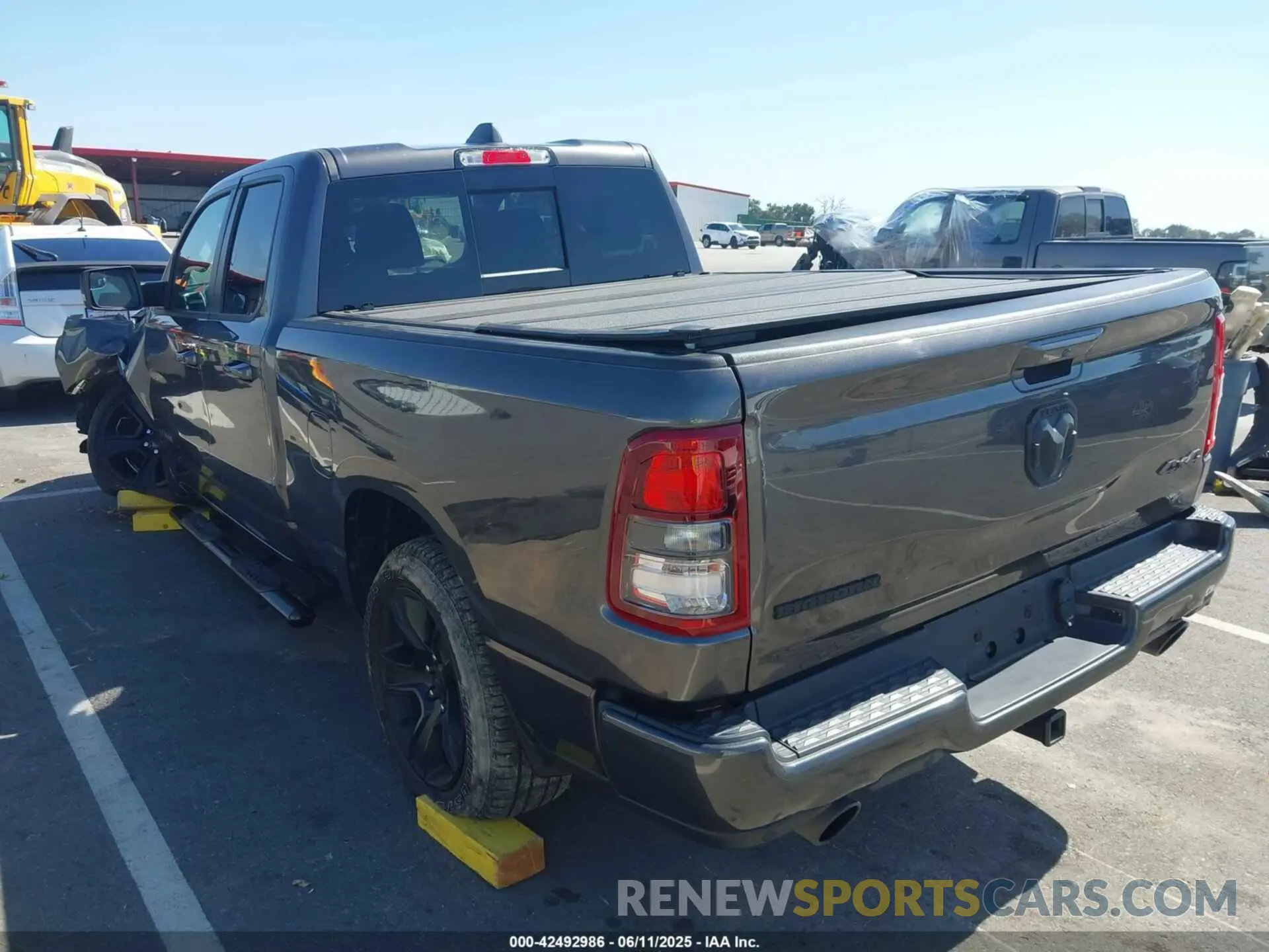 3 Photograph of a damaged car 1C6SRFBT3NN184201 RAM 1500 2022