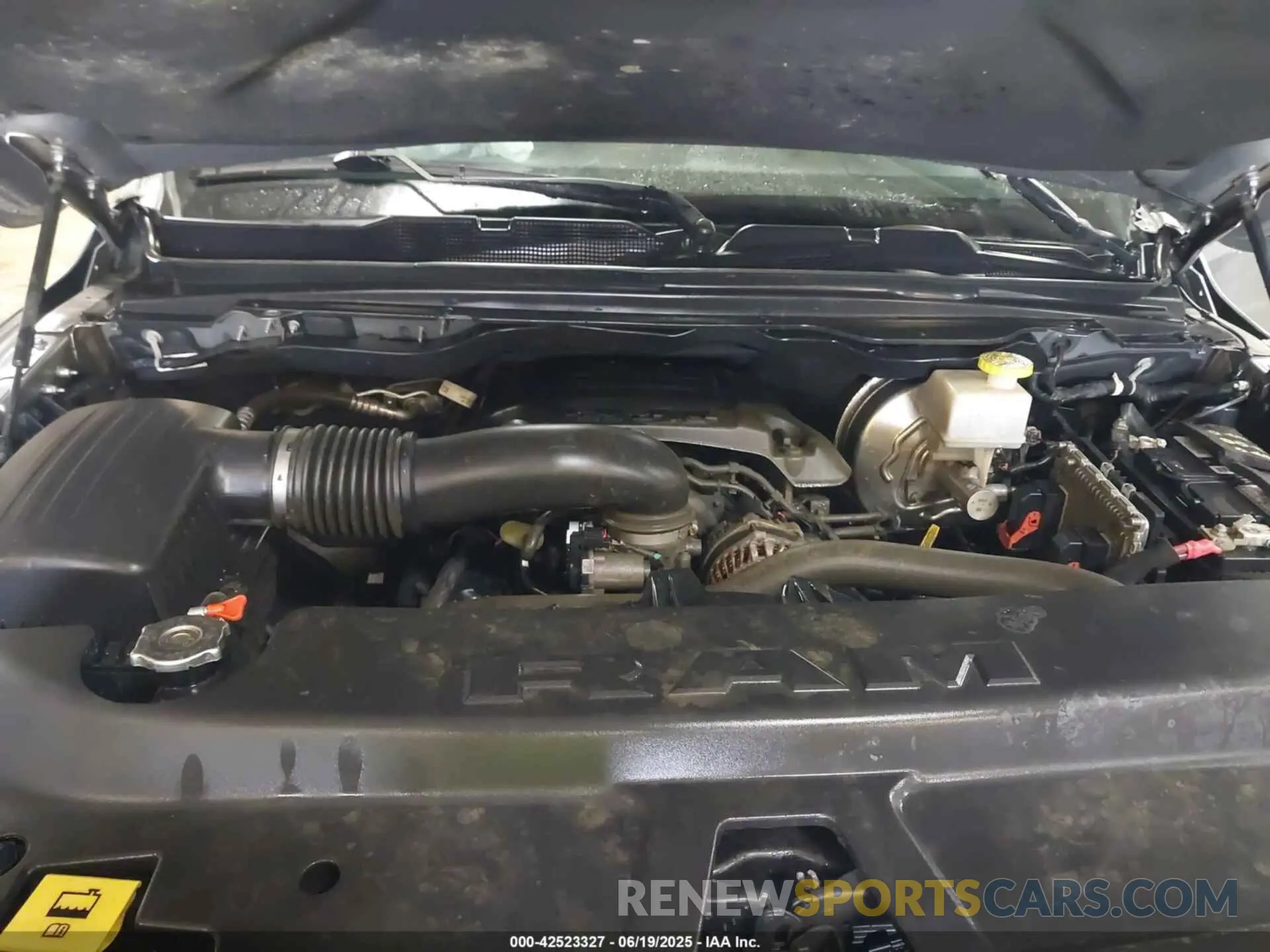 10 Photograph of a damaged car 1C6SRFBT4NN164801 RAM 1500 2022