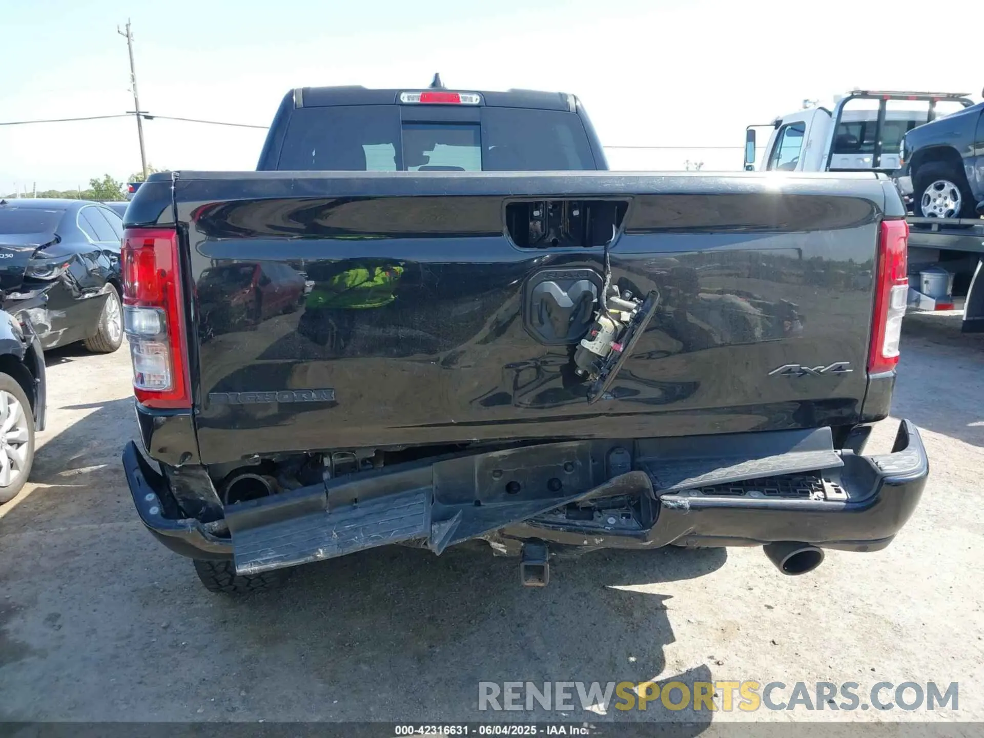 6 Photograph of a damaged car 1C6SRFBT4NN326944 RAM 1500 2022