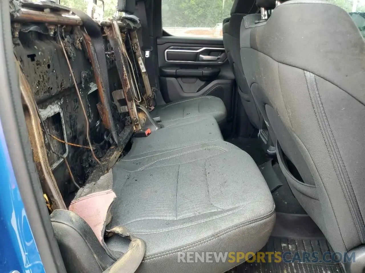 10 Photograph of a damaged car 1C6SRFBT5NN202987 RAM 1500 2022