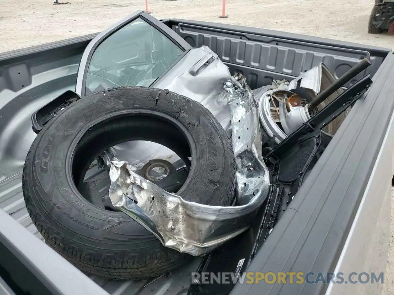 12 Photograph of a damaged car 1C6SRFBT6NN135557 RAM 1500 2022