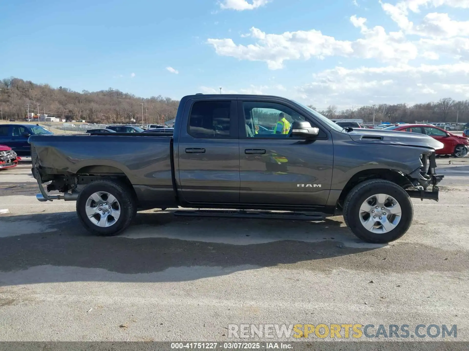 14 Photograph of a damaged car 1C6SRFBT6NN159941 RAM 1500 2022