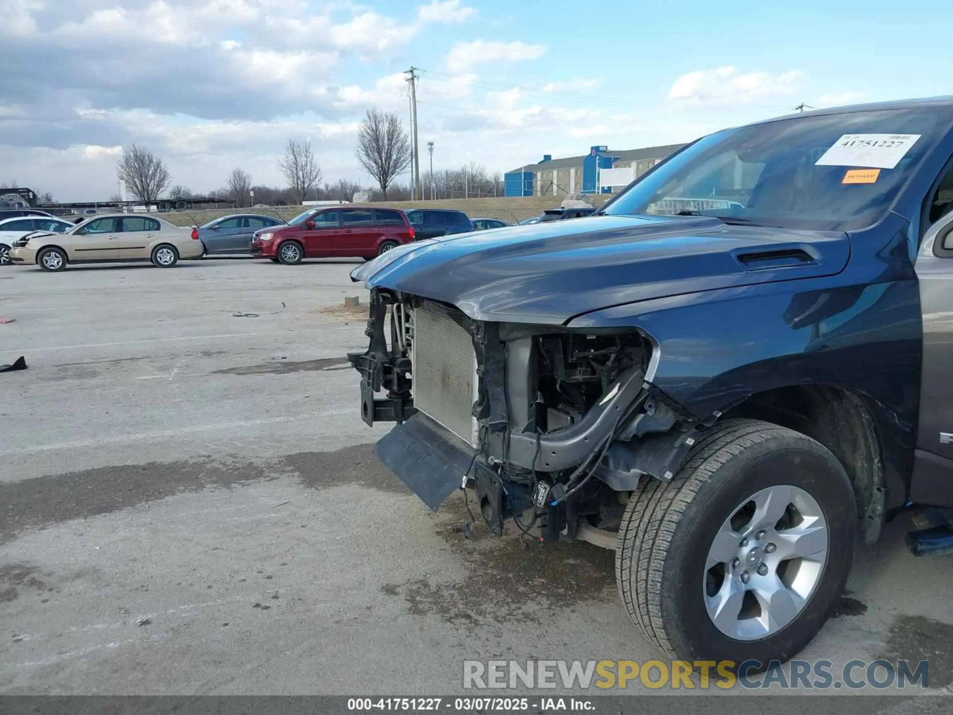 6 Photograph of a damaged car 1C6SRFBT6NN159941 RAM 1500 2022