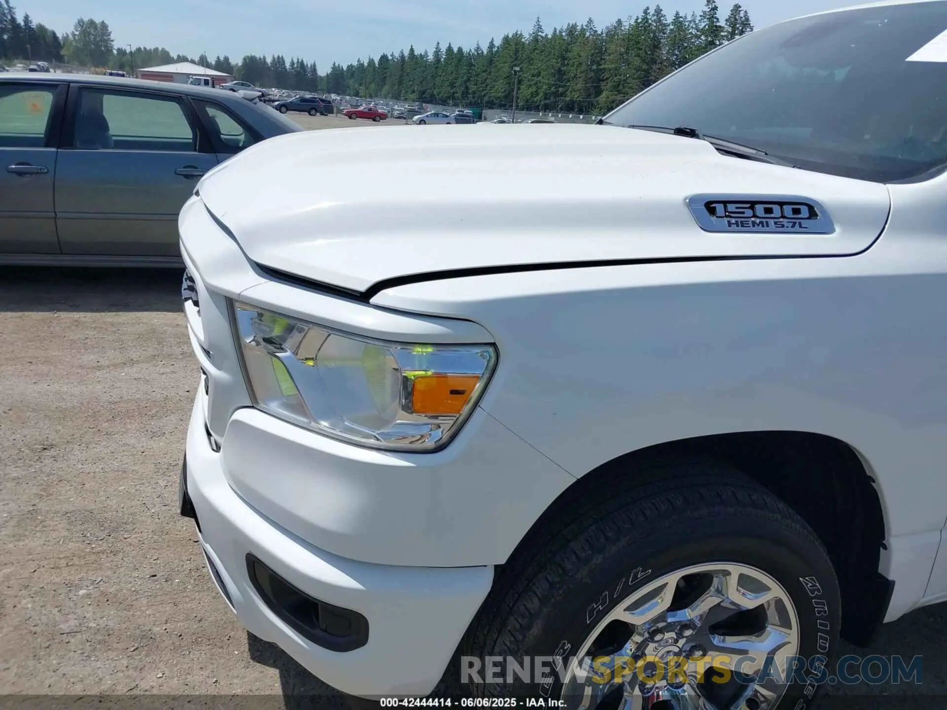 20 Photograph of a damaged car 1C6SRFBT6NN164539 RAM 1500 2022