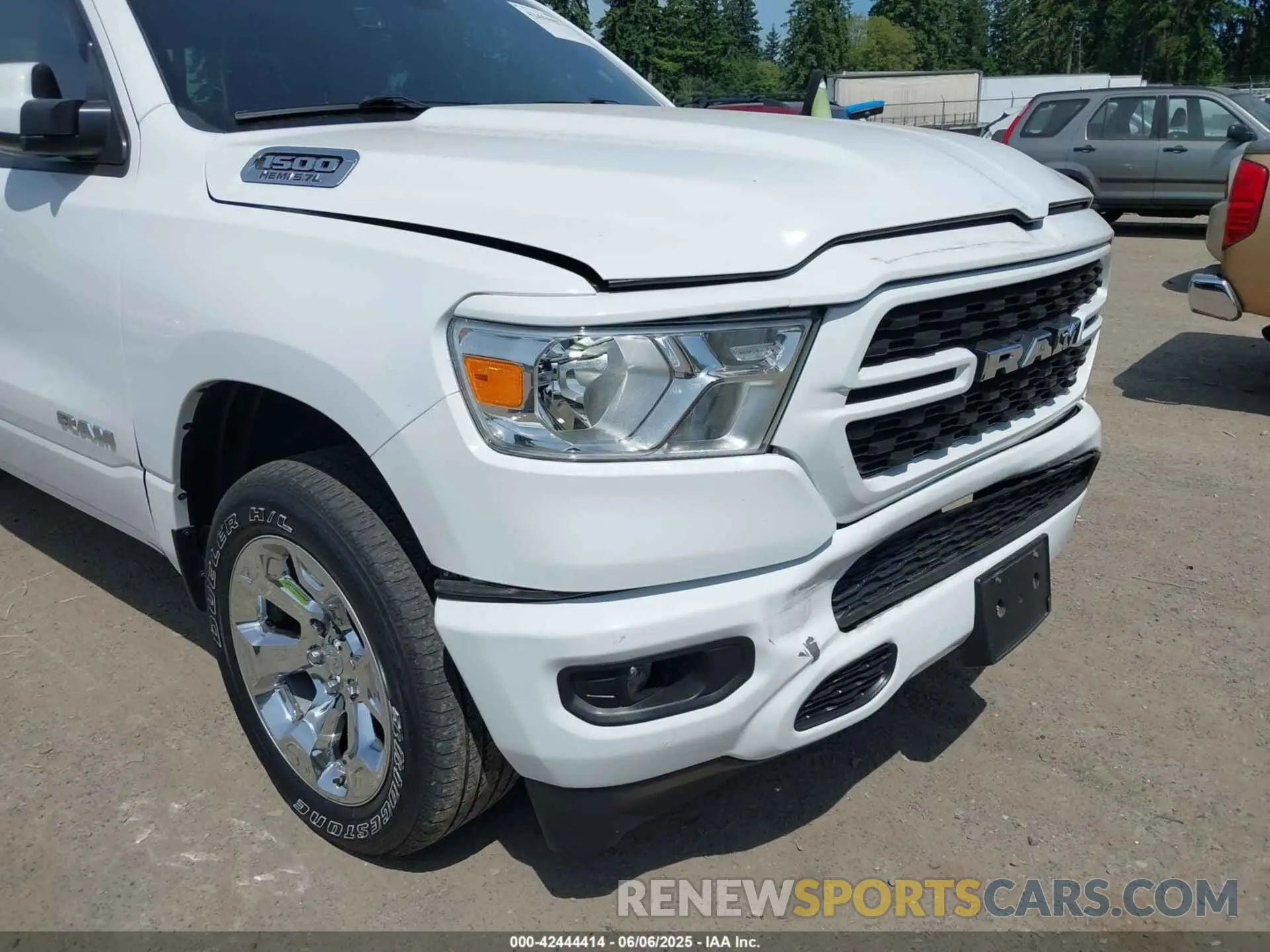 21 Photograph of a damaged car 1C6SRFBT6NN164539 RAM 1500 2022