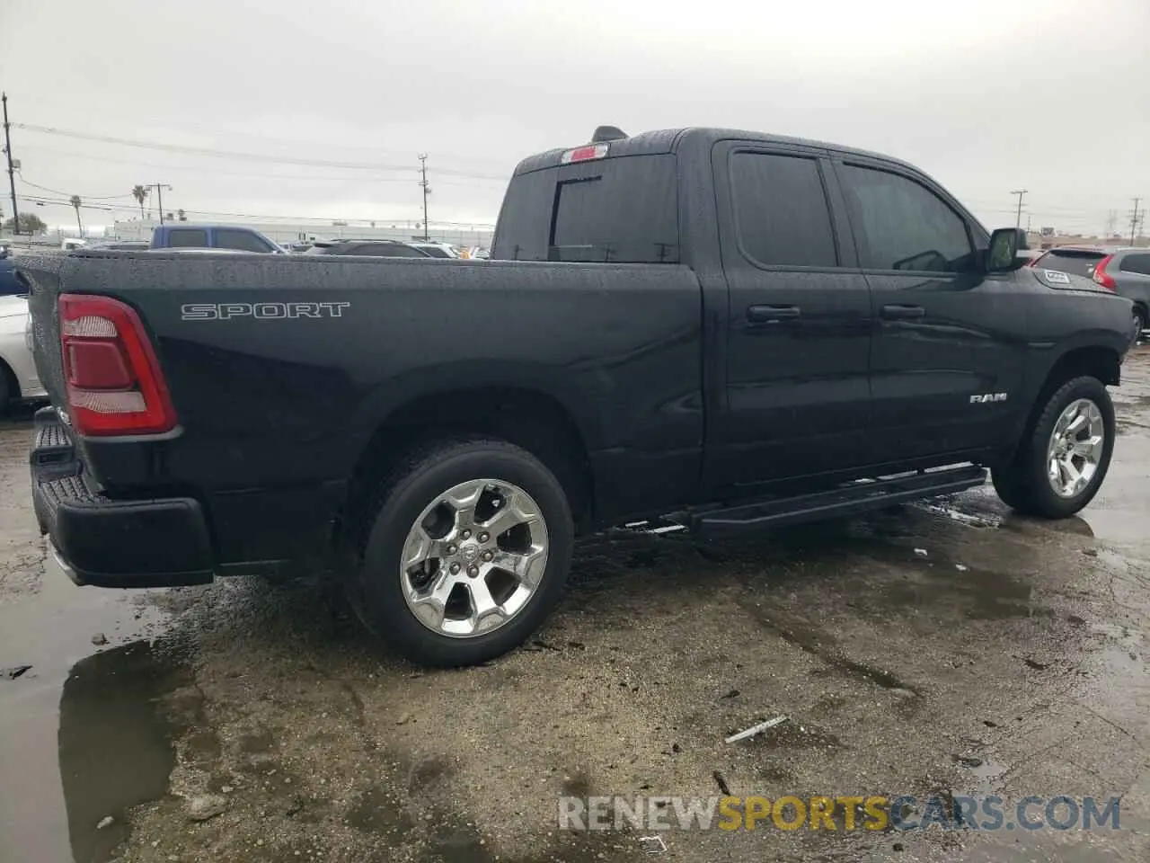 3 Photograph of a damaged car 1C6SRFBT6NN421523 RAM 1500 2022