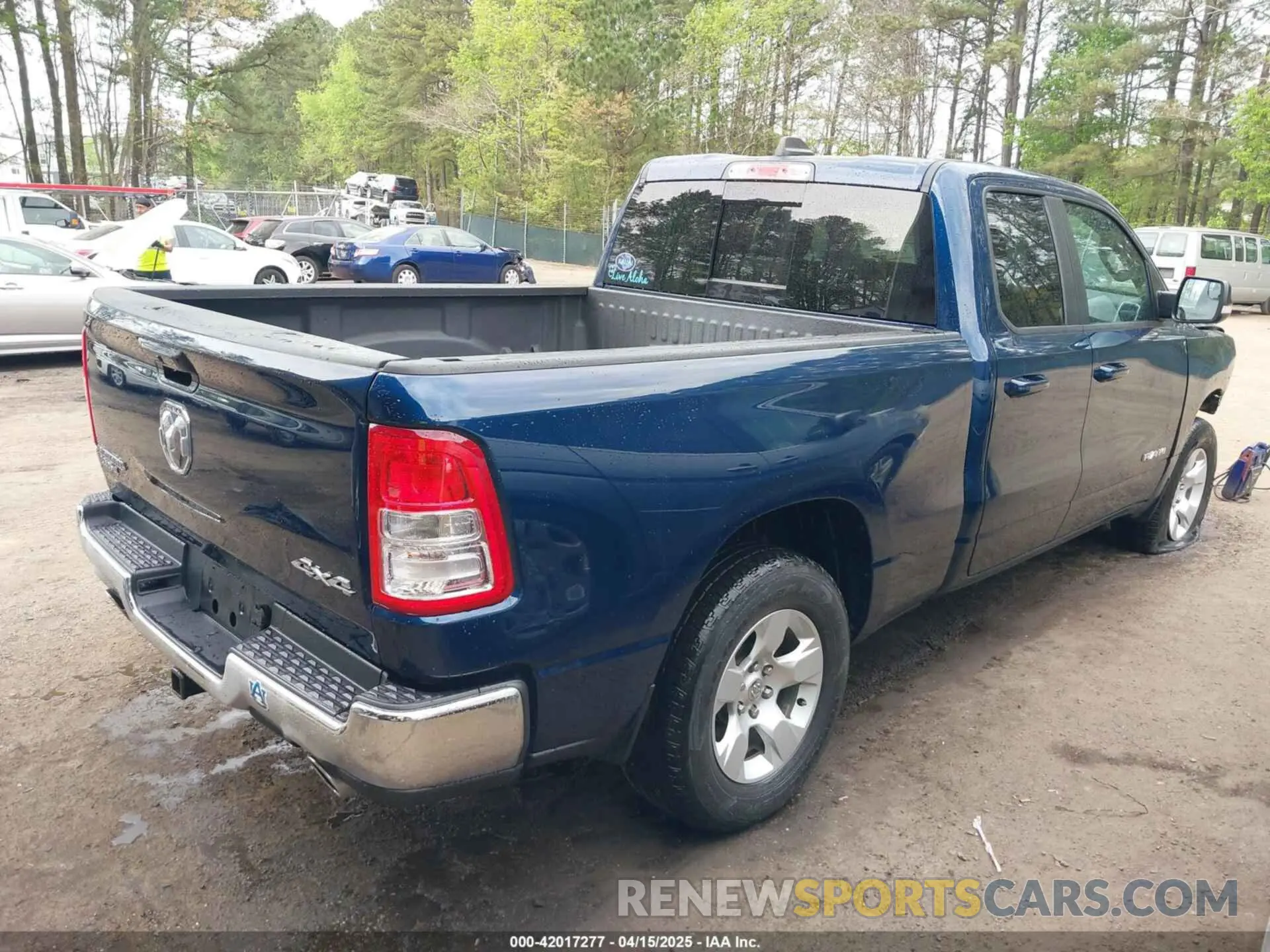 4 Photograph of a damaged car 1C6SRFBT7NN180040 RAM 1500 2022