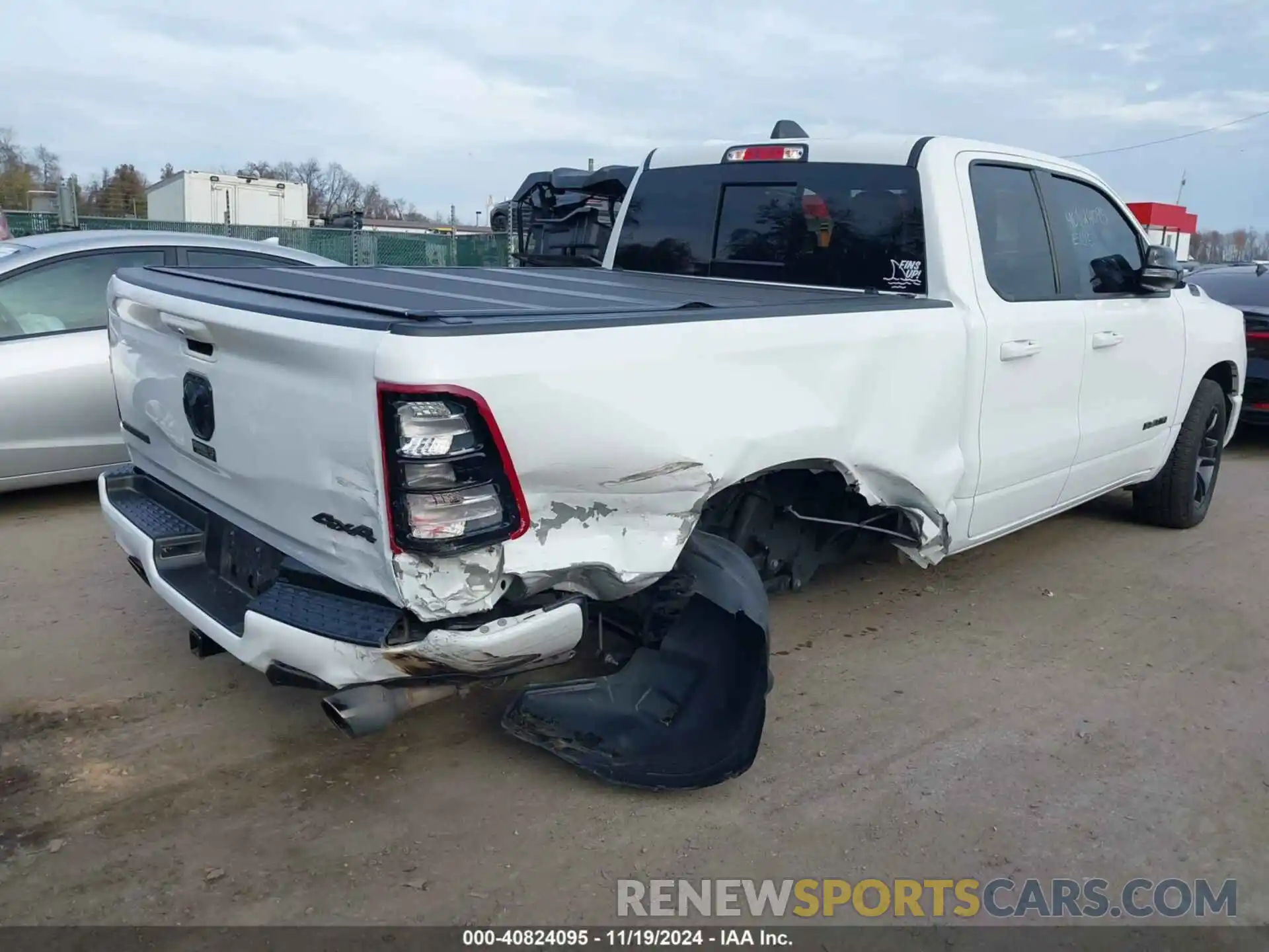 6 Photograph of a damaged car 1C6SRFBT7NN375197 RAM 1500 2022