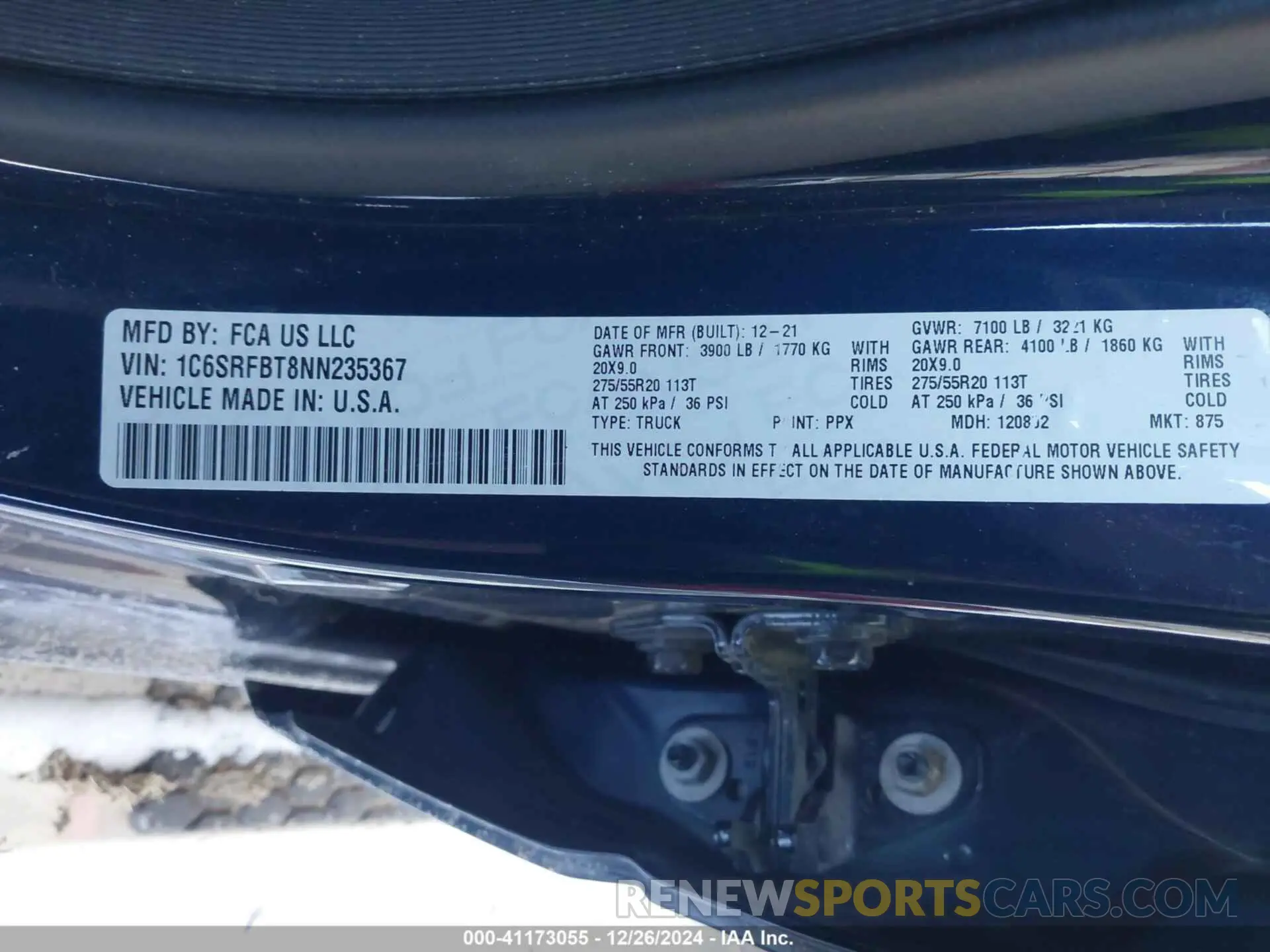9 Photograph of a damaged car 1C6SRFBT8NN235367 RAM 1500 2022
