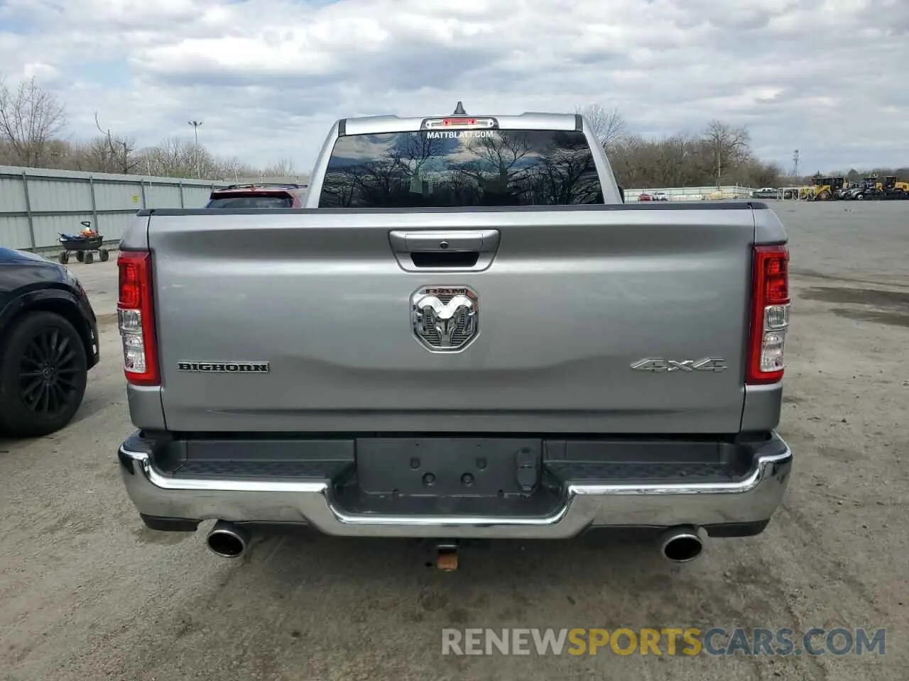 6 Photograph of a damaged car 1C6SRFBT8NN362457 RAM 1500 2022
