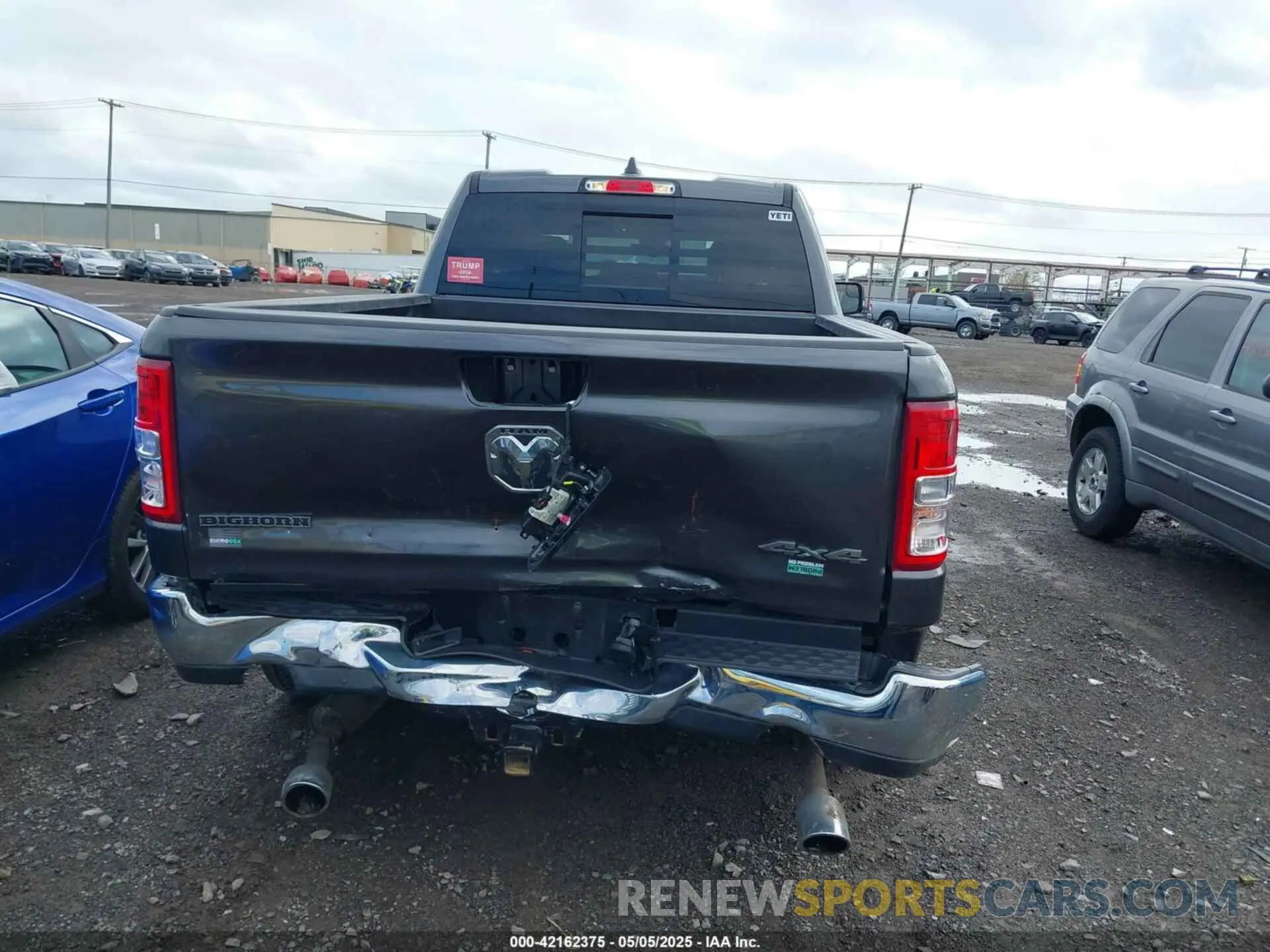 16 Photograph of a damaged car 1C6SRFBT8NN445547 RAM 1500 2022