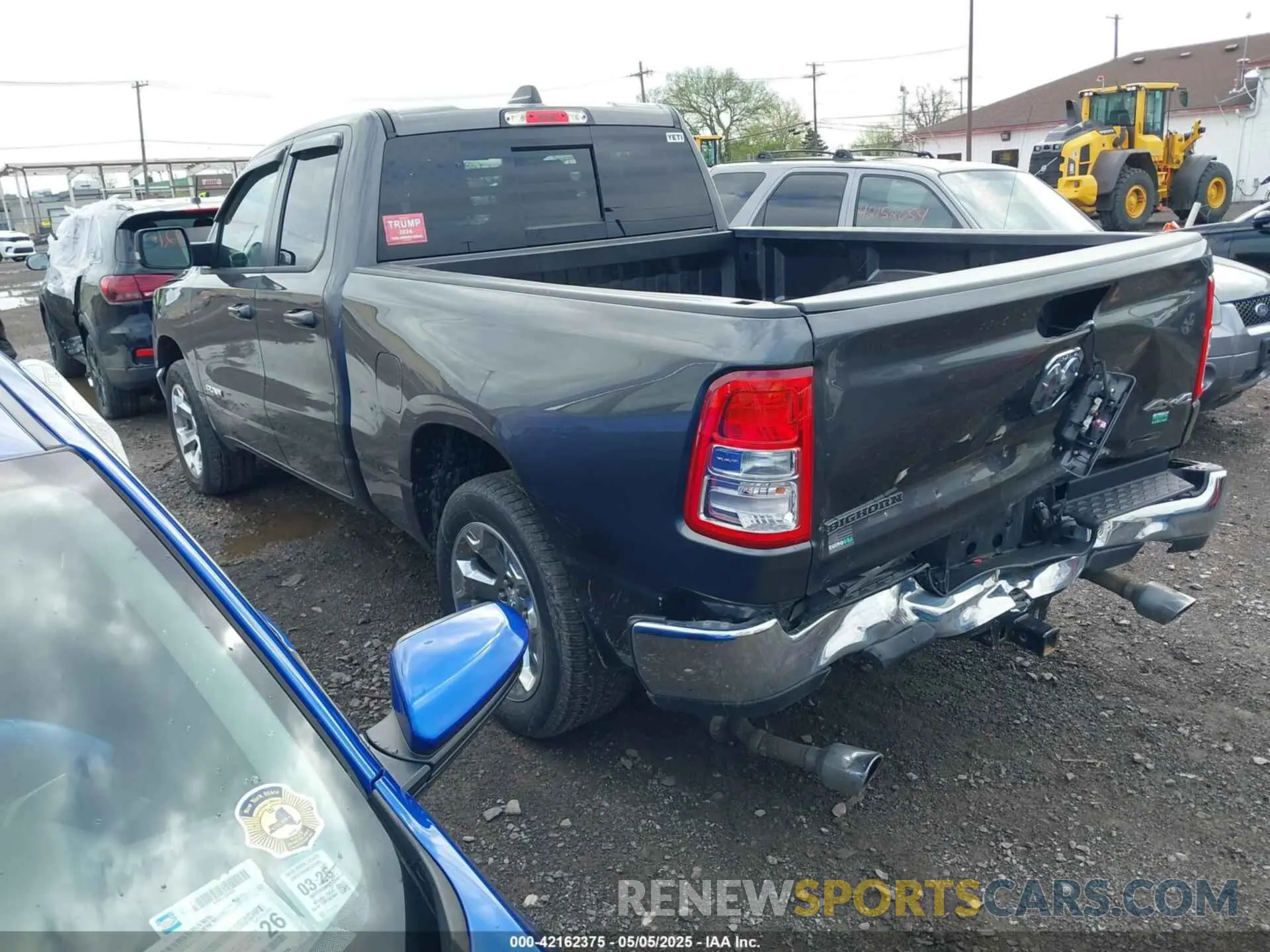 3 Photograph of a damaged car 1C6SRFBT8NN445547 RAM 1500 2022