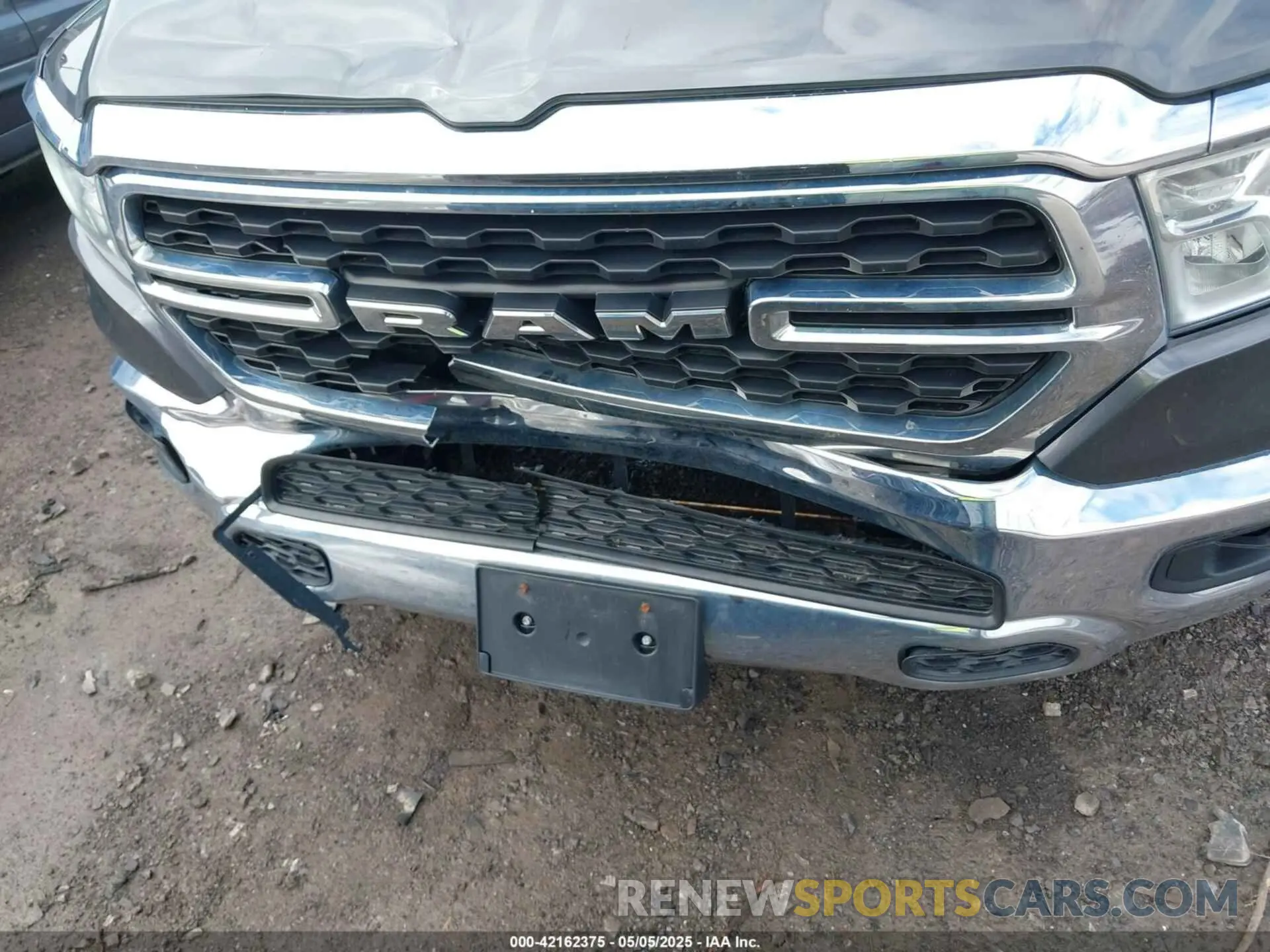 6 Photograph of a damaged car 1C6SRFBT8NN445547 RAM 1500 2022