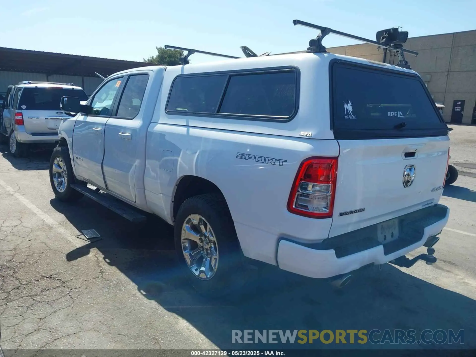 3 Photograph of a damaged car 1C6SRFBT9NN397346 RAM 1500 2022
