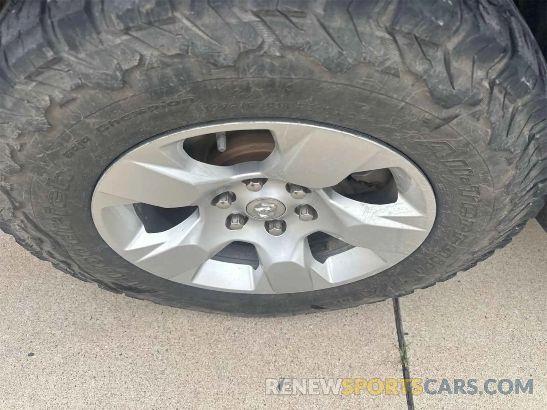 14 Photograph of a damaged car 1C6SRFBTXNN443105 RAM 1500 2022