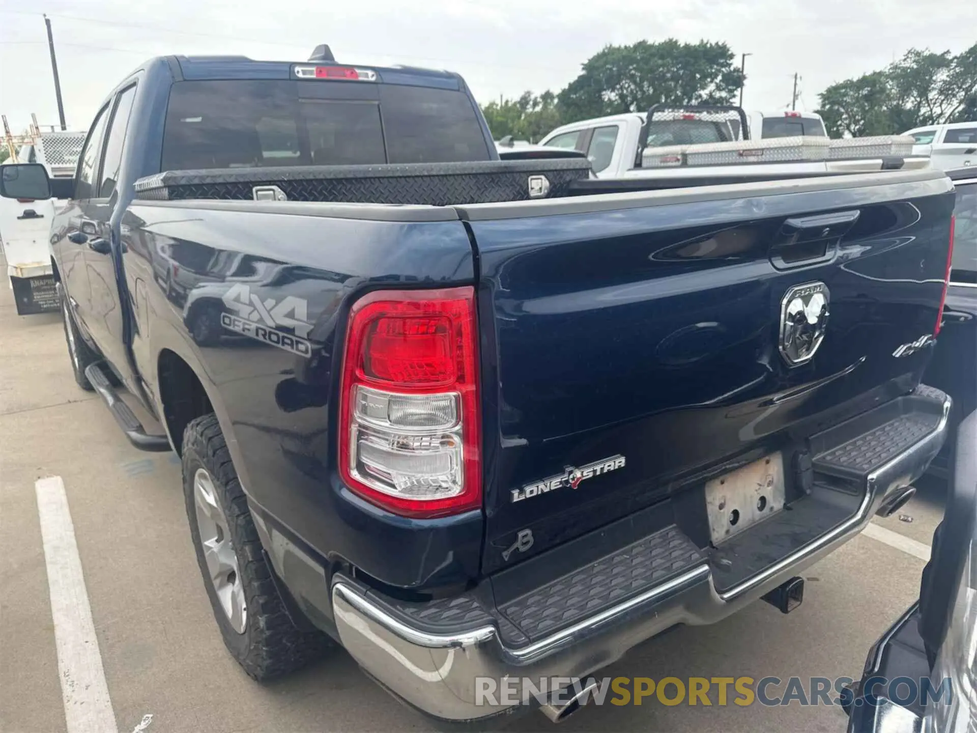 9 Photograph of a damaged car 1C6SRFBTXNN443105 RAM 1500 2022