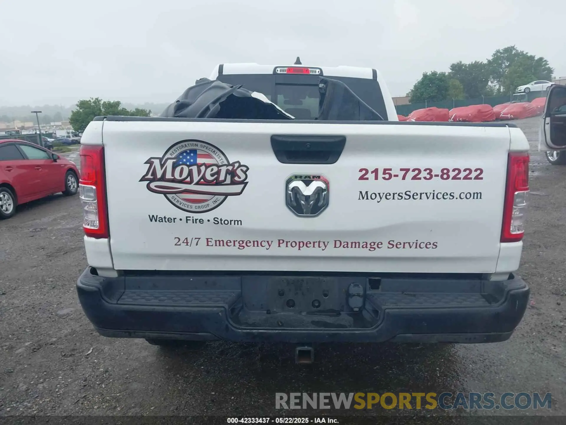 16 Photograph of a damaged car 1C6SRFCT2NN213959 RAM 1500 2022