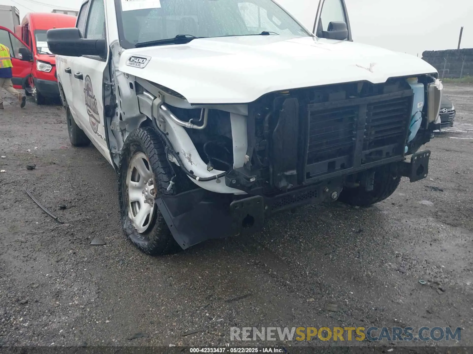 6 Photograph of a damaged car 1C6SRFCT2NN213959 RAM 1500 2022