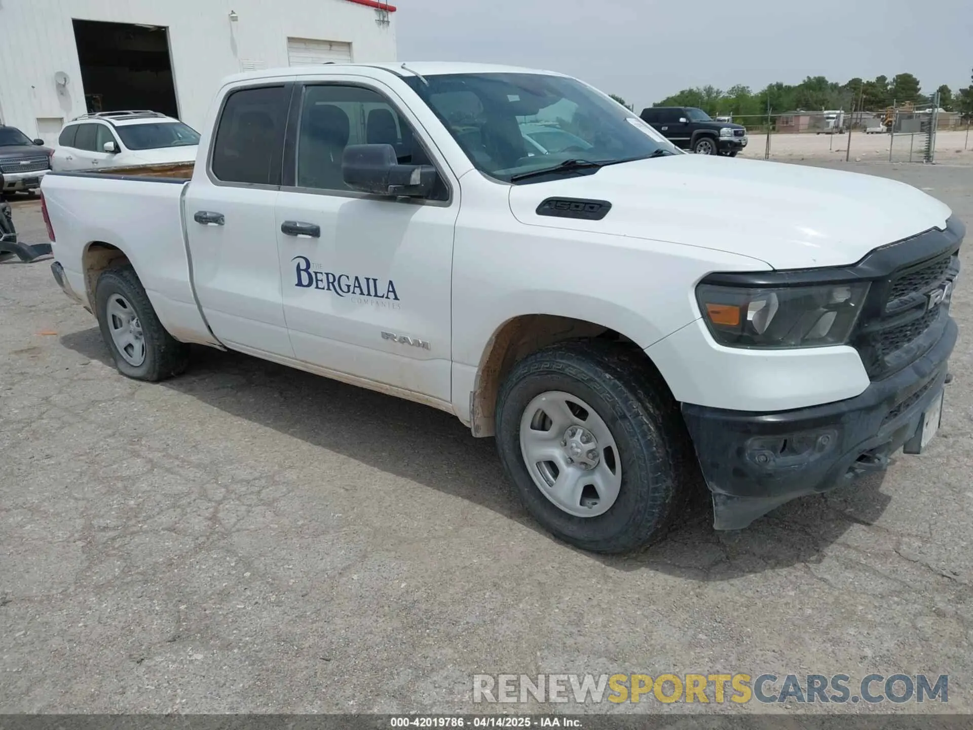 1 Photograph of a damaged car 1C6SRFCT5NN433600 RAM 1500 2022