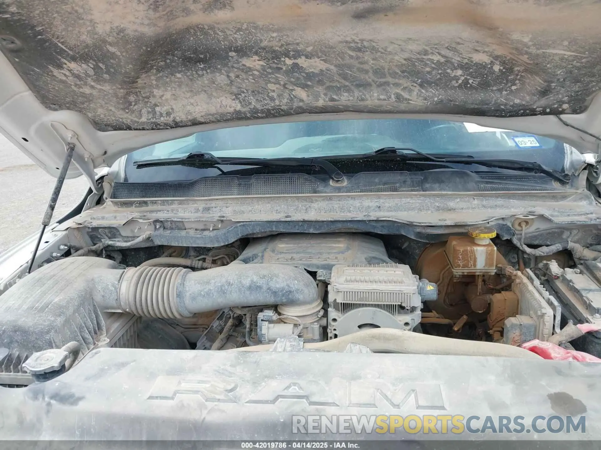 10 Photograph of a damaged car 1C6SRFCT5NN433600 RAM 1500 2022