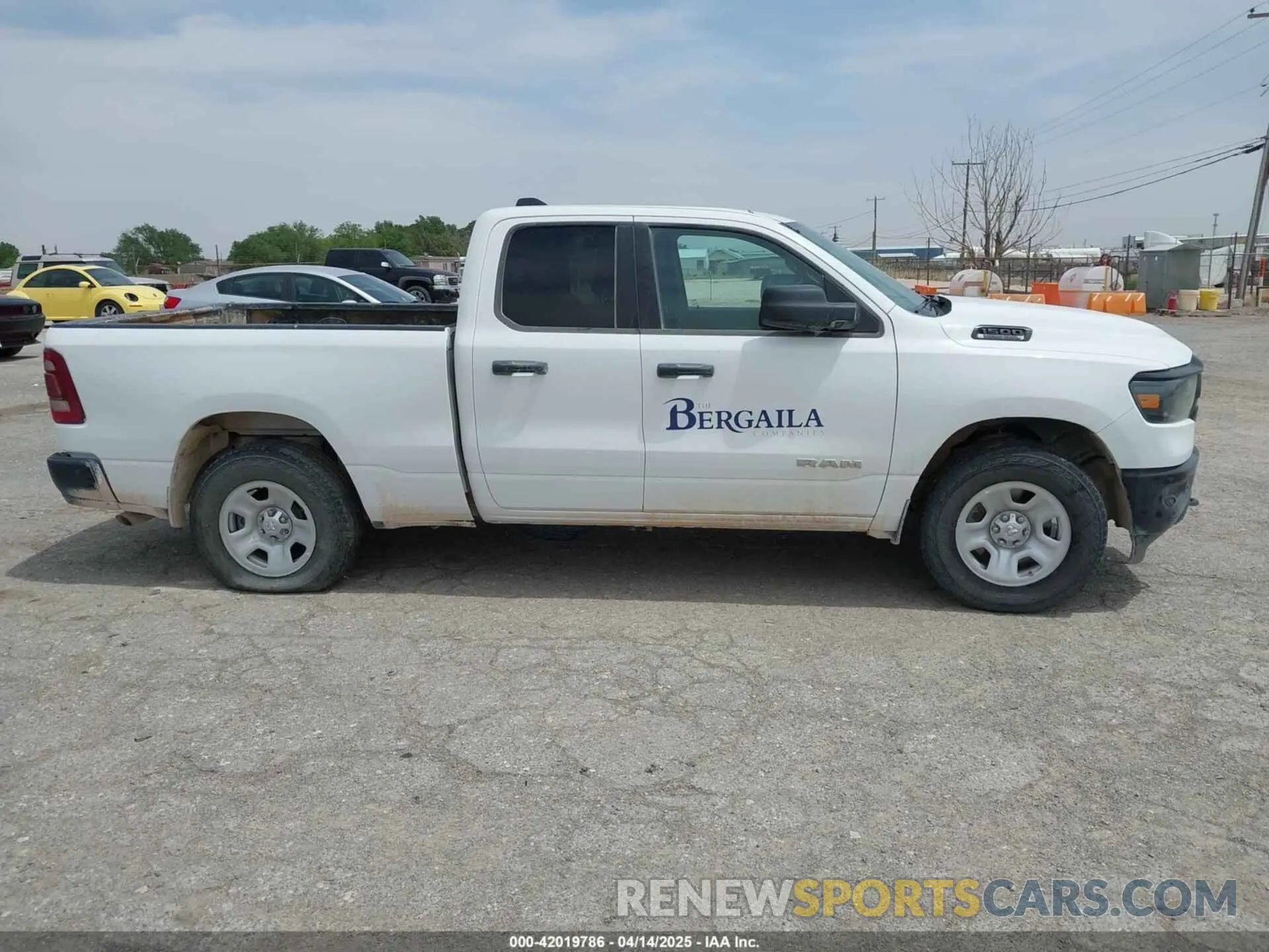 13 Photograph of a damaged car 1C6SRFCT5NN433600 RAM 1500 2022