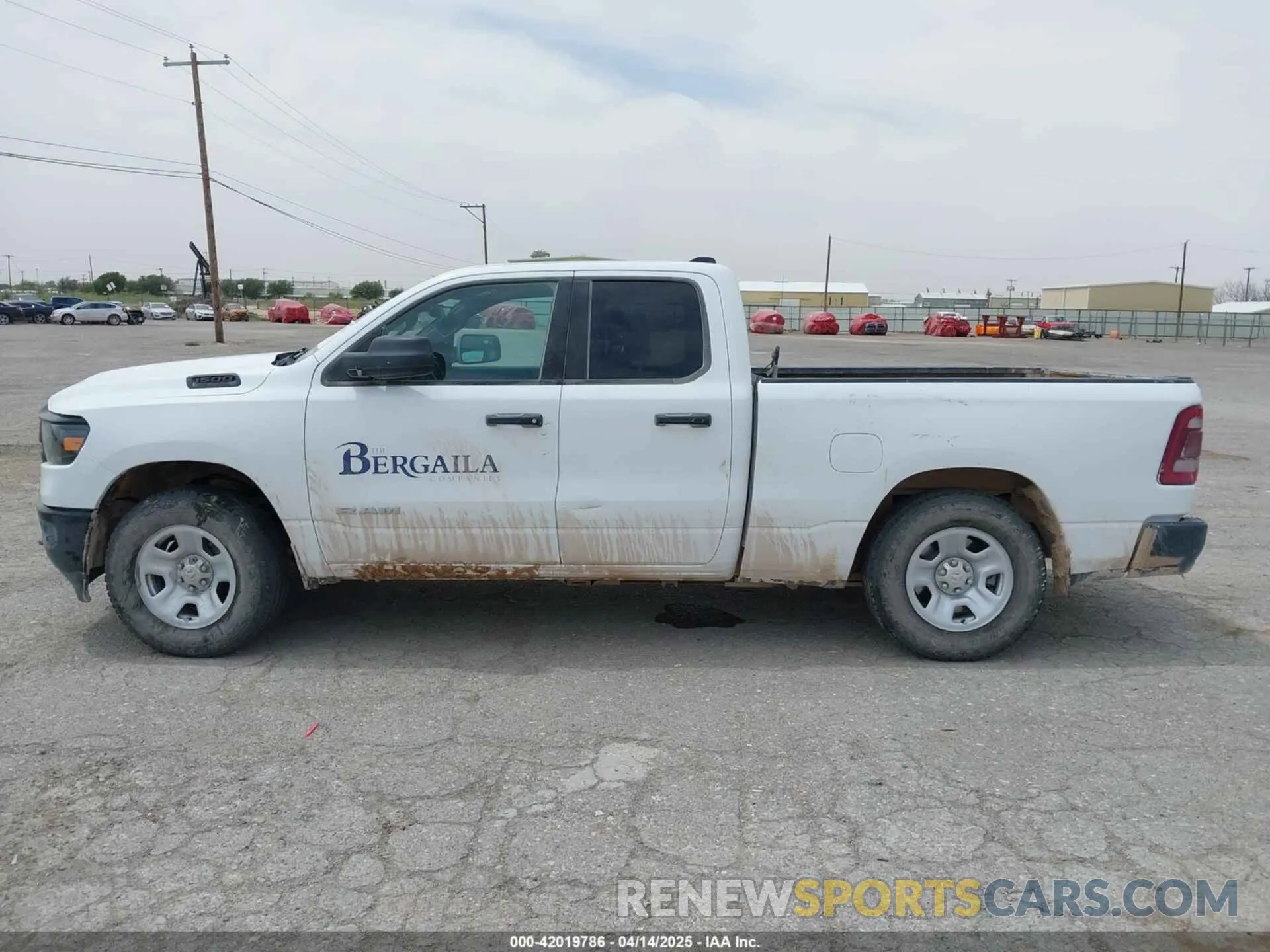 14 Photograph of a damaged car 1C6SRFCT5NN433600 RAM 1500 2022