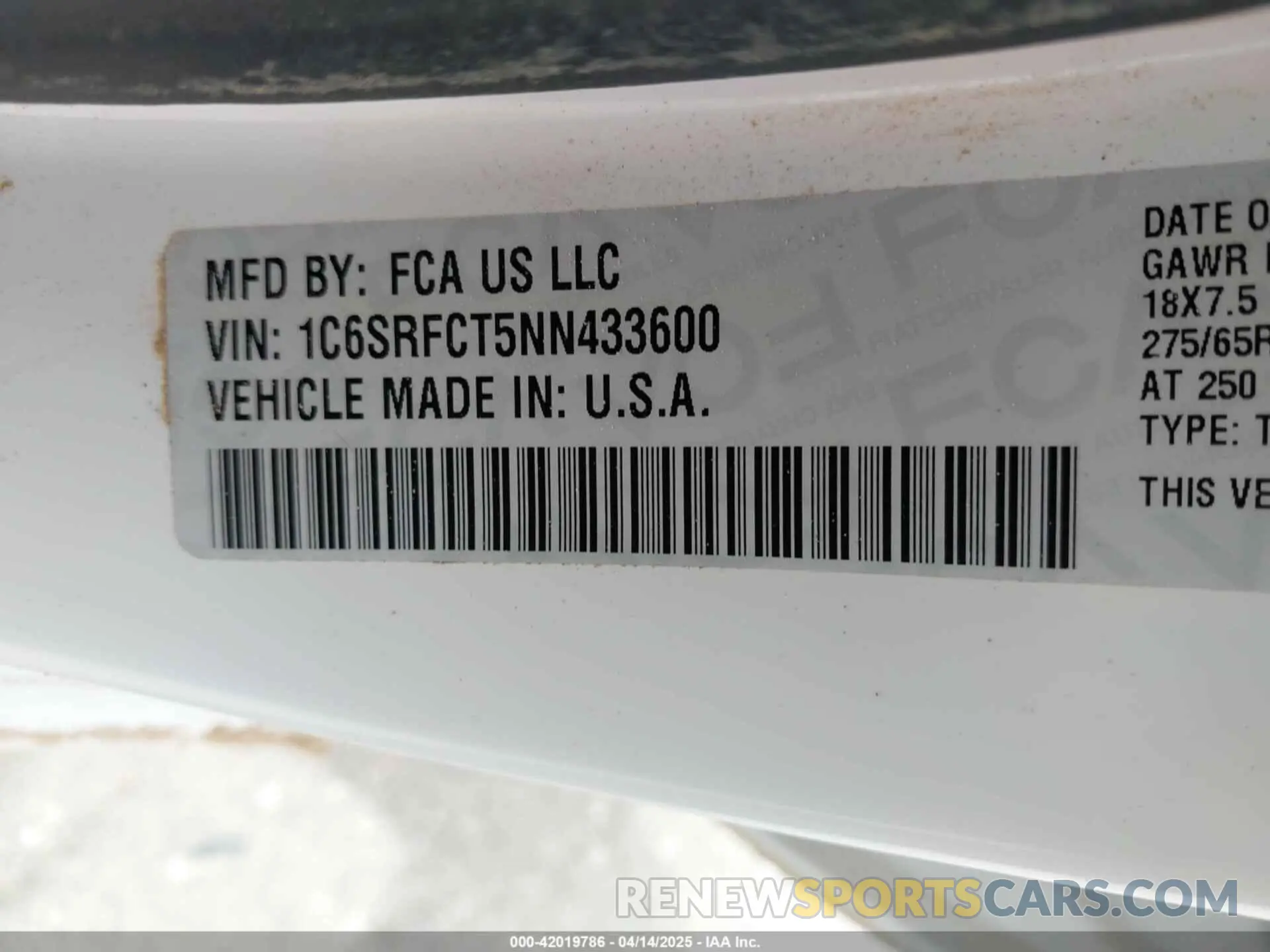 9 Photograph of a damaged car 1C6SRFCT5NN433600 RAM 1500 2022