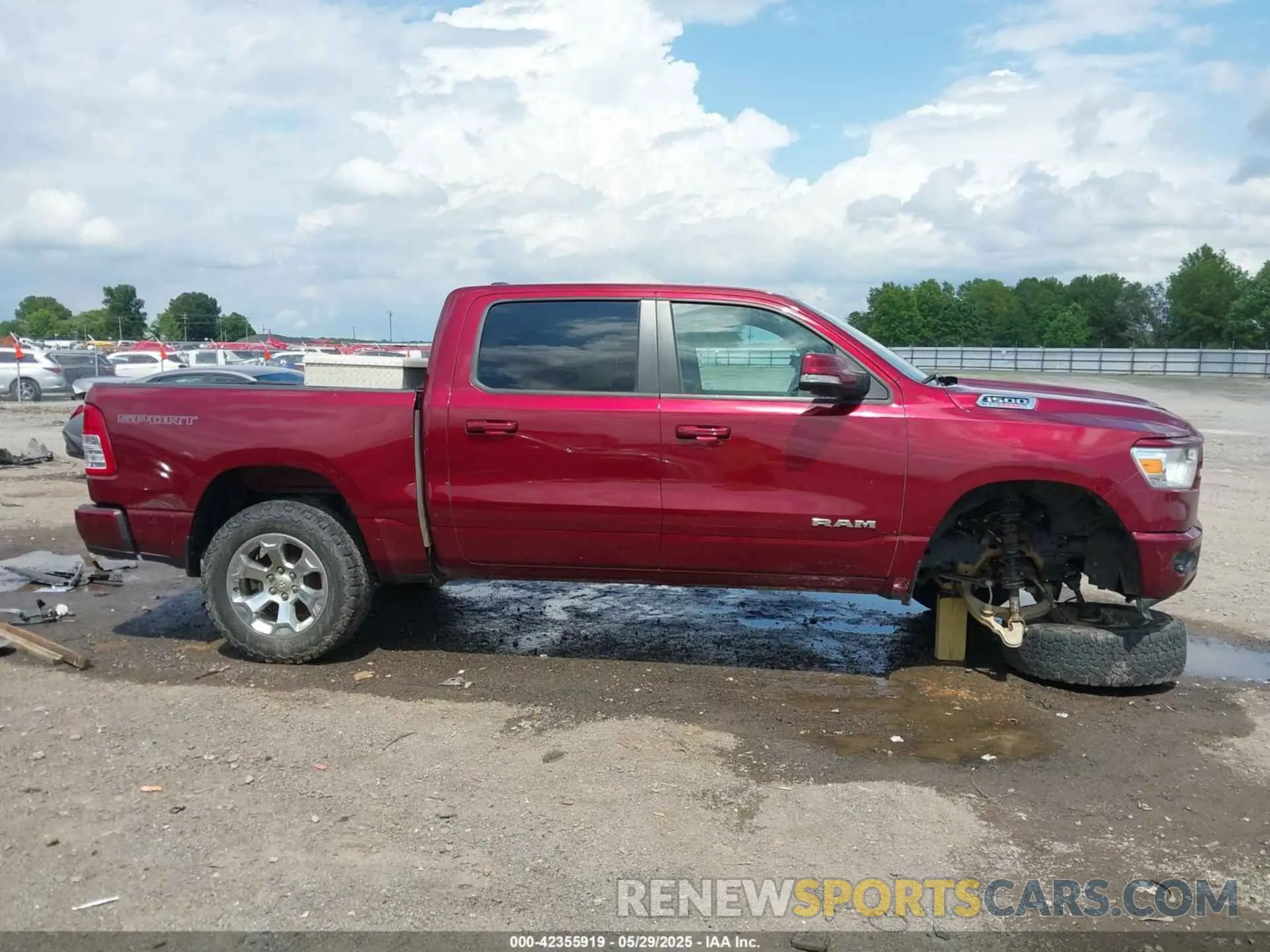 13 Photograph of a damaged car 1C6SRFFM1NN263854 RAM 1500 2022