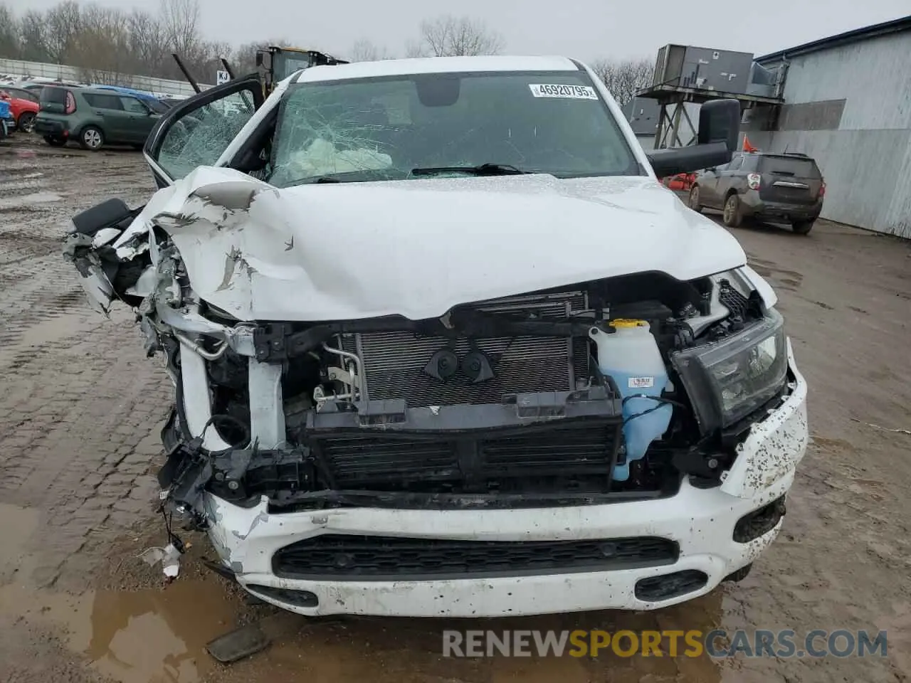 5 Photograph of a damaged car 1C6SRFFM7NN375140 RAM 1500 2022