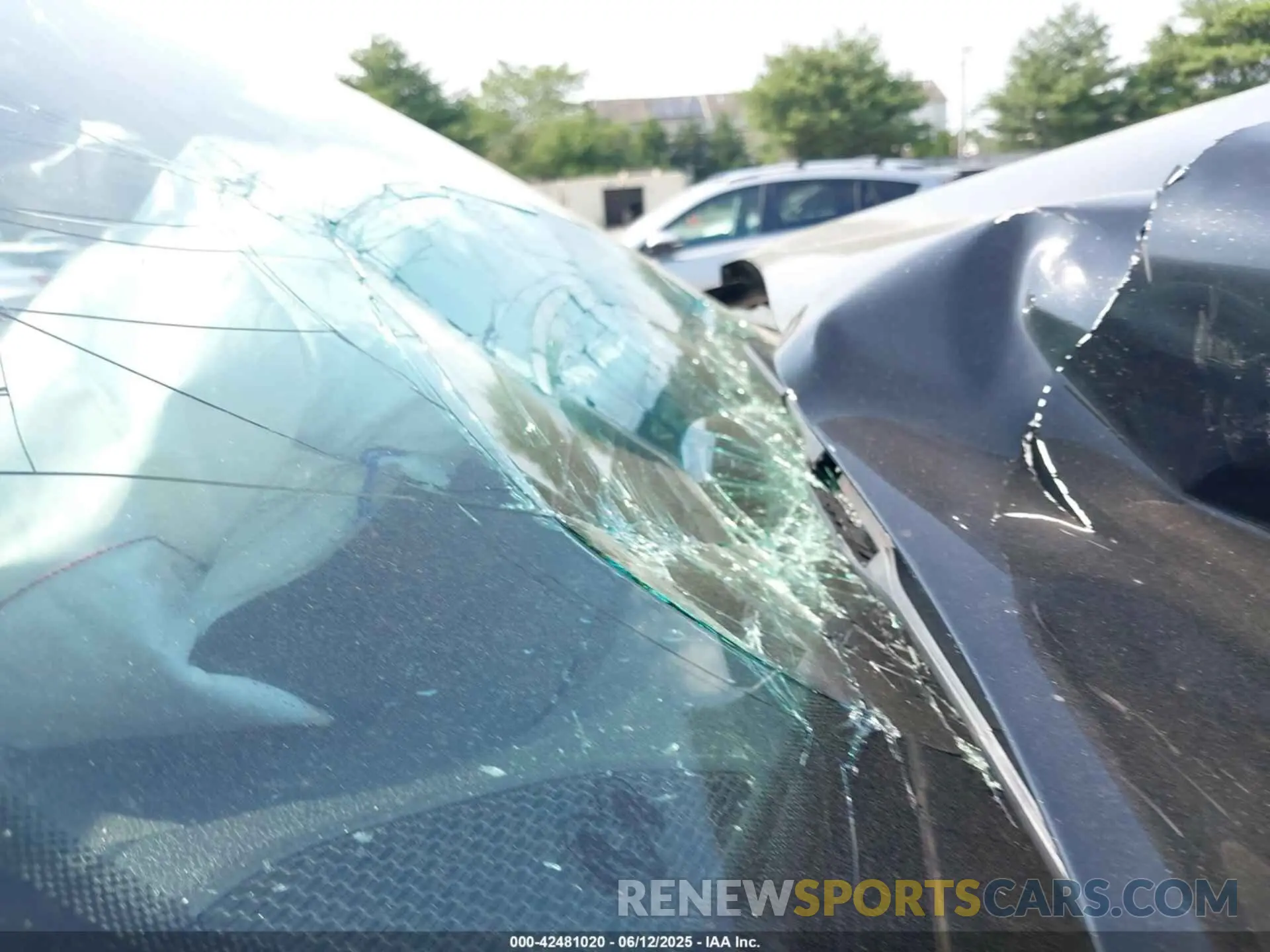 20 Photograph of a damaged car 1C6SRFFT0NN119106 RAM 1500 2022