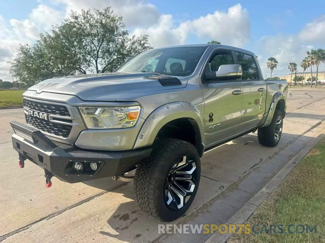 2 Photograph of a damaged car 1C6SRFFT0NN135872 RAM 1500 2022