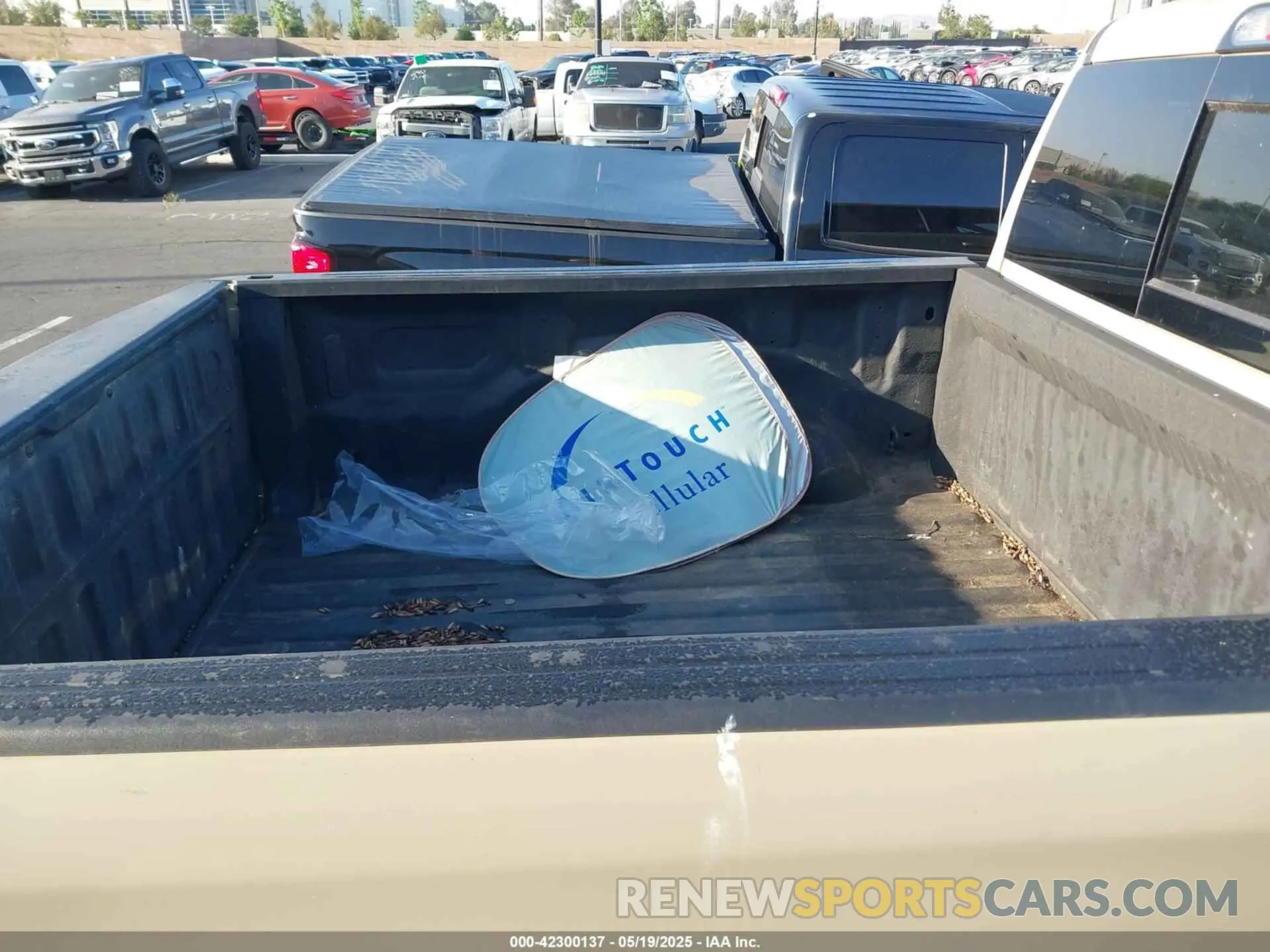 18 Photograph of a damaged car 1C6SRFFT0NN311092 RAM 1500 2022
