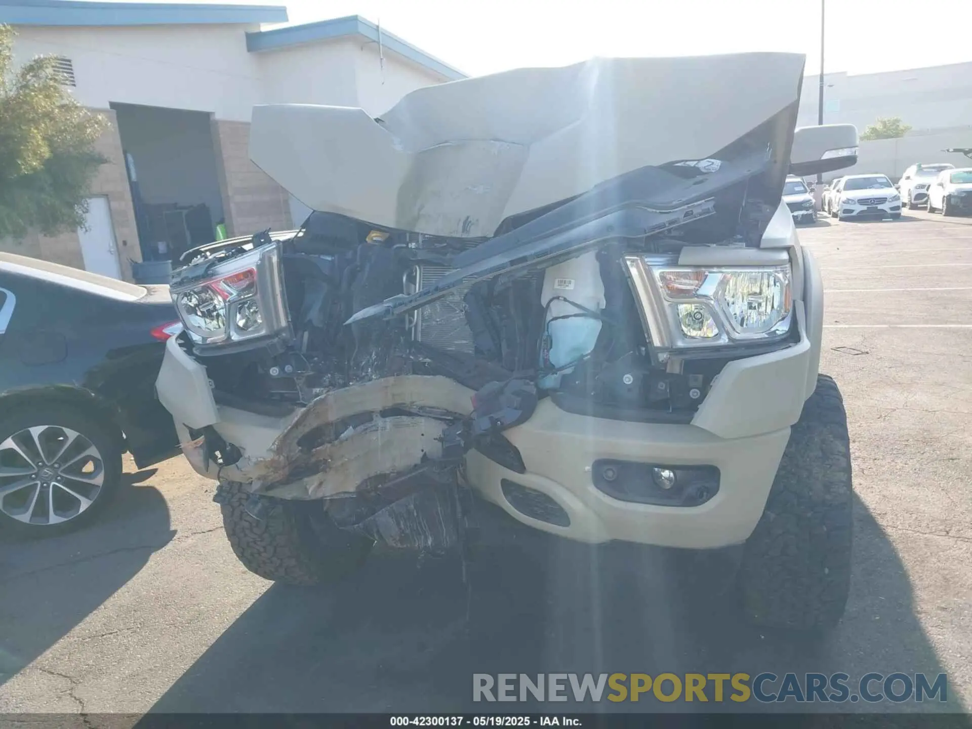 6 Photograph of a damaged car 1C6SRFFT0NN311092 RAM 1500 2022