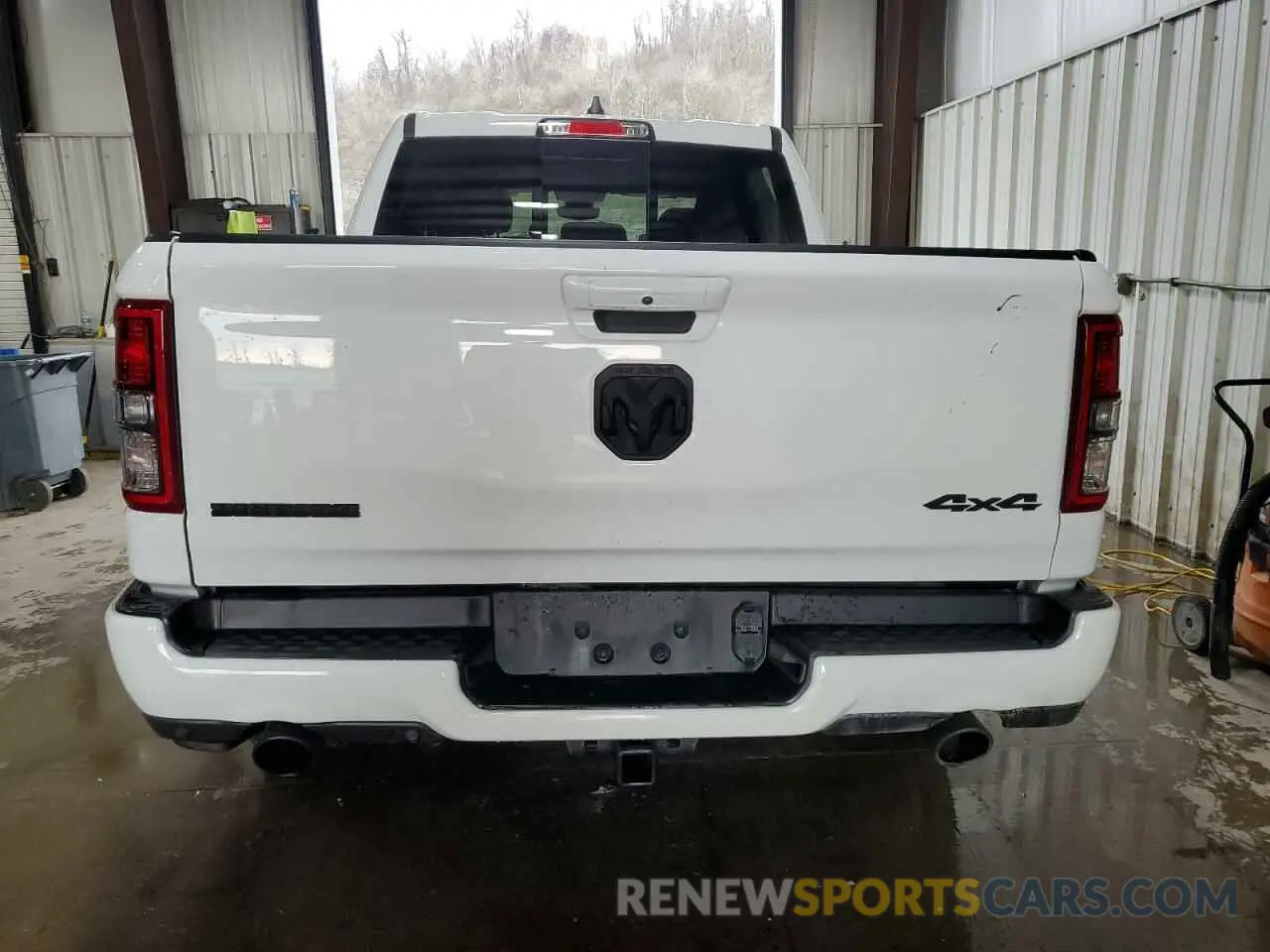 6 Photograph of a damaged car 1C6SRFFT1NN137100 RAM 1500 2022