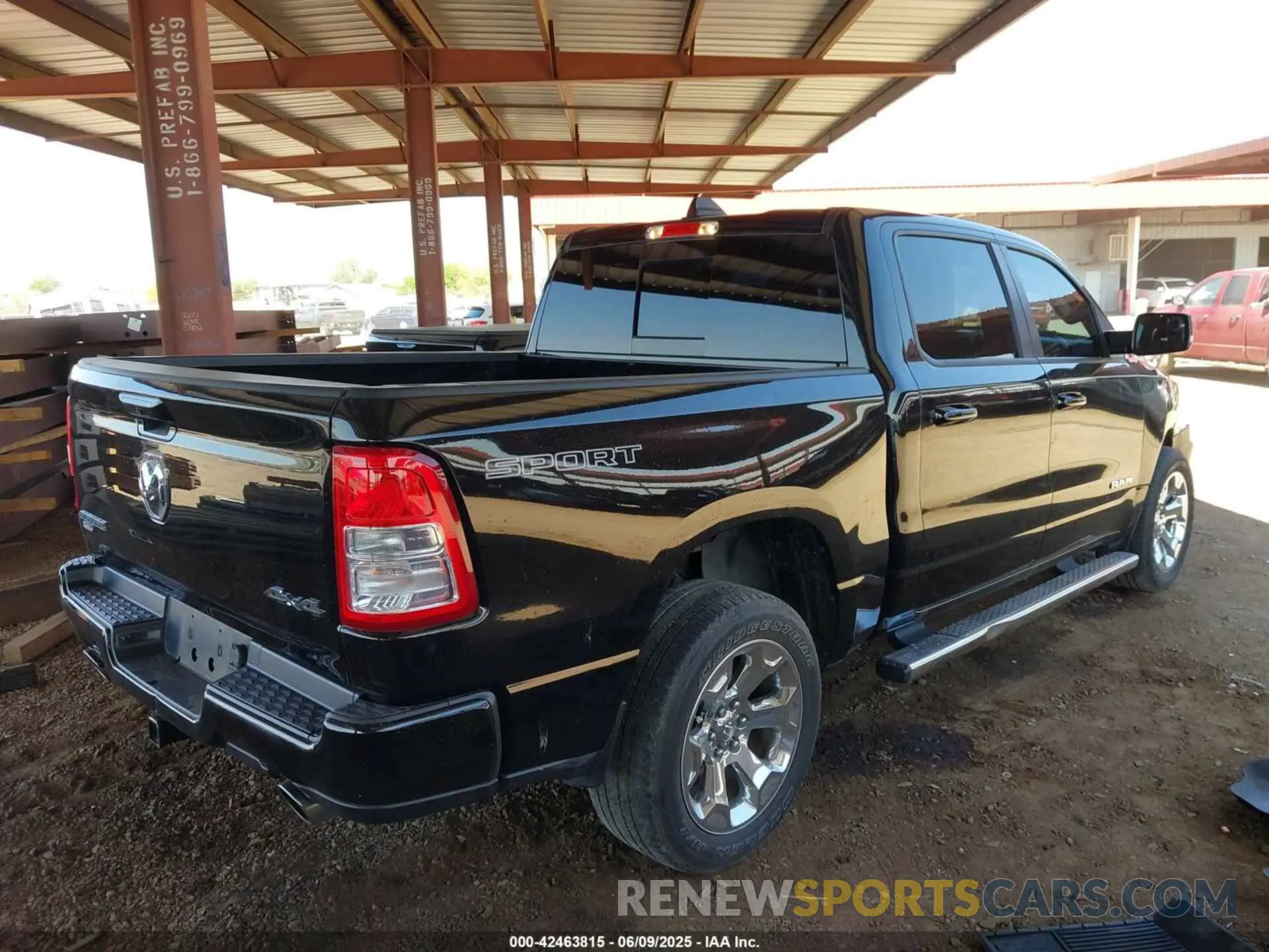 4 Photograph of a damaged car 1C6SRFFT1NN459168 RAM 1500 2022