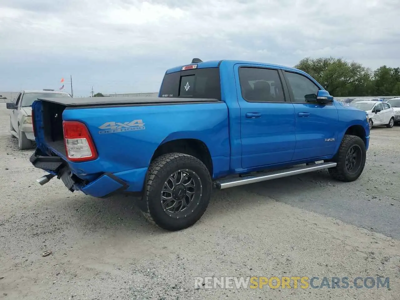 3 Photograph of a damaged car 1C6SRFFT2NN413087 RAM 1500 2022