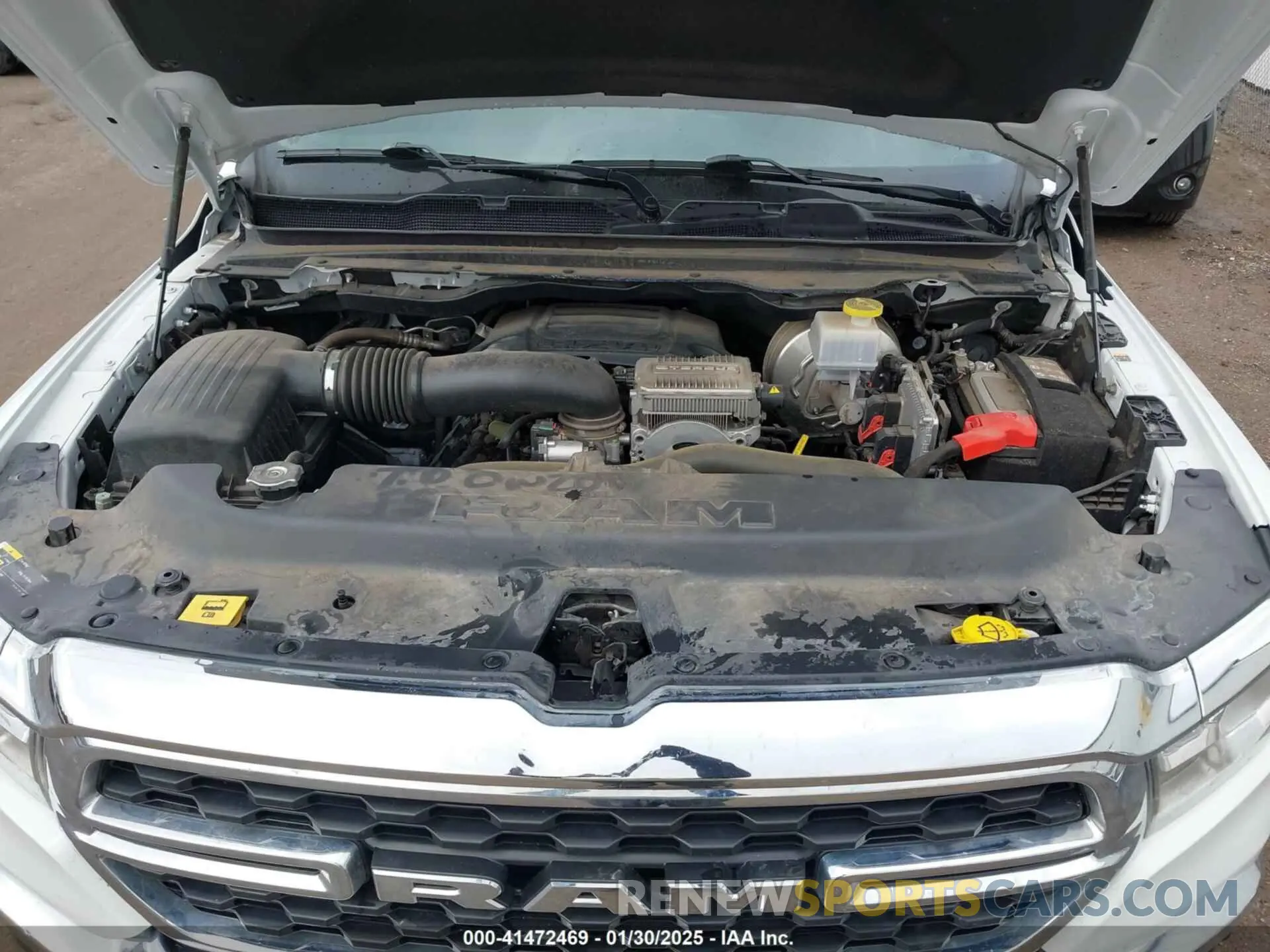 10 Photograph of a damaged car 1C6SRFFT2NN423375 RAM 1500 2022