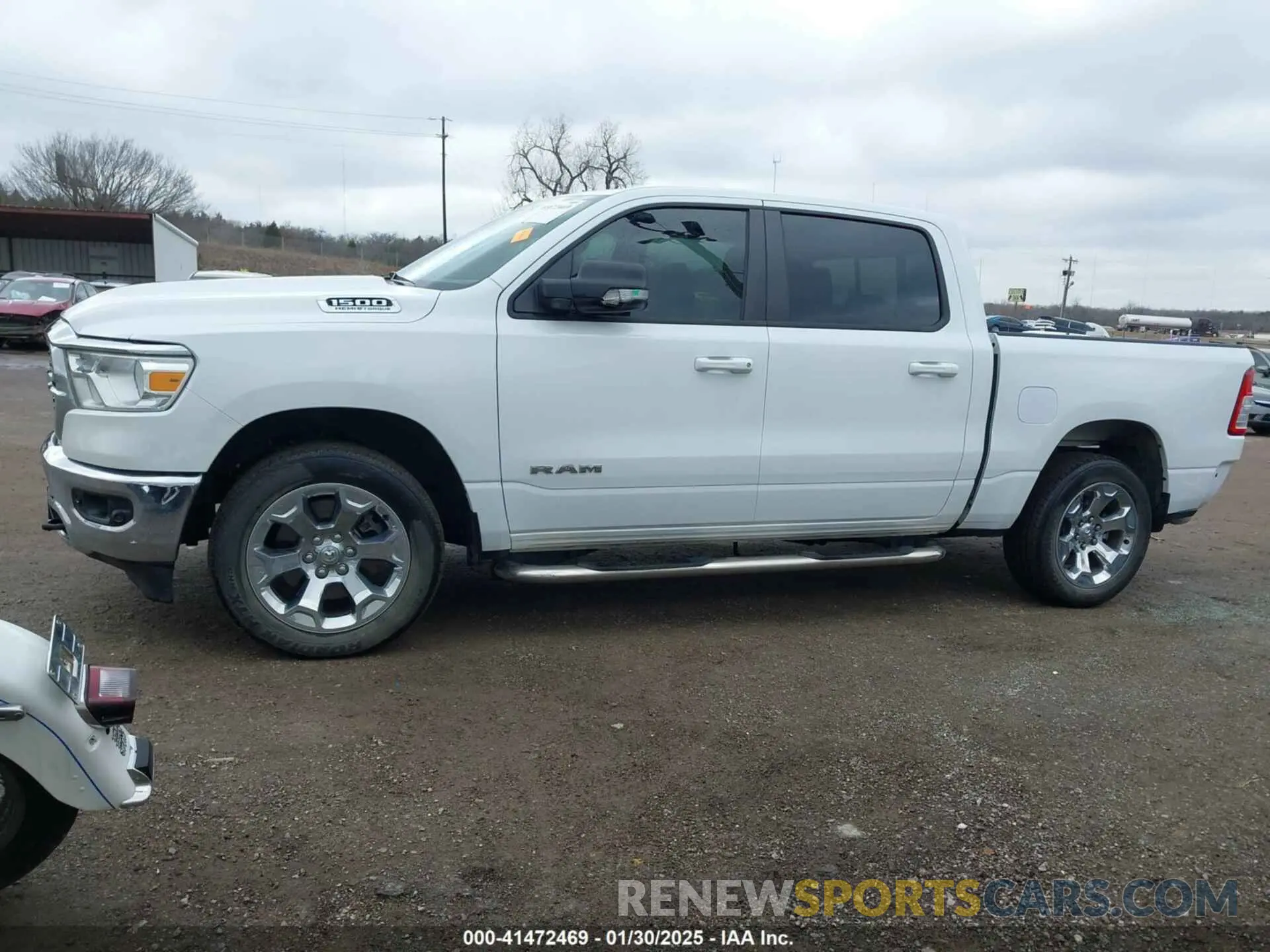 15 Photograph of a damaged car 1C6SRFFT2NN423375 RAM 1500 2022