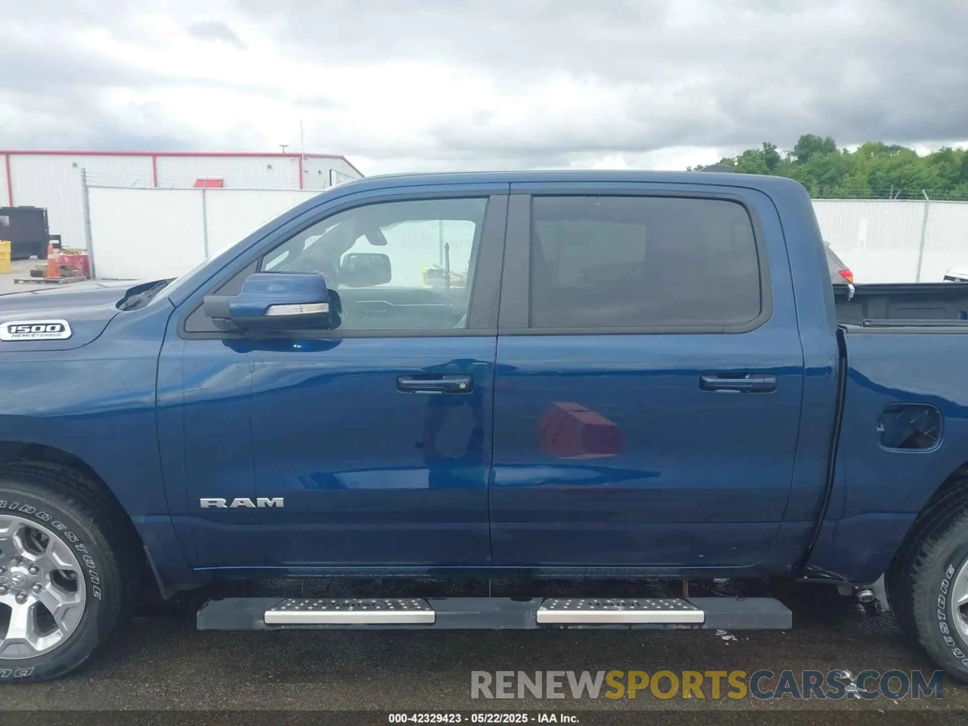 15 Photograph of a damaged car 1C6SRFFT2NN428978 RAM 1500 2022