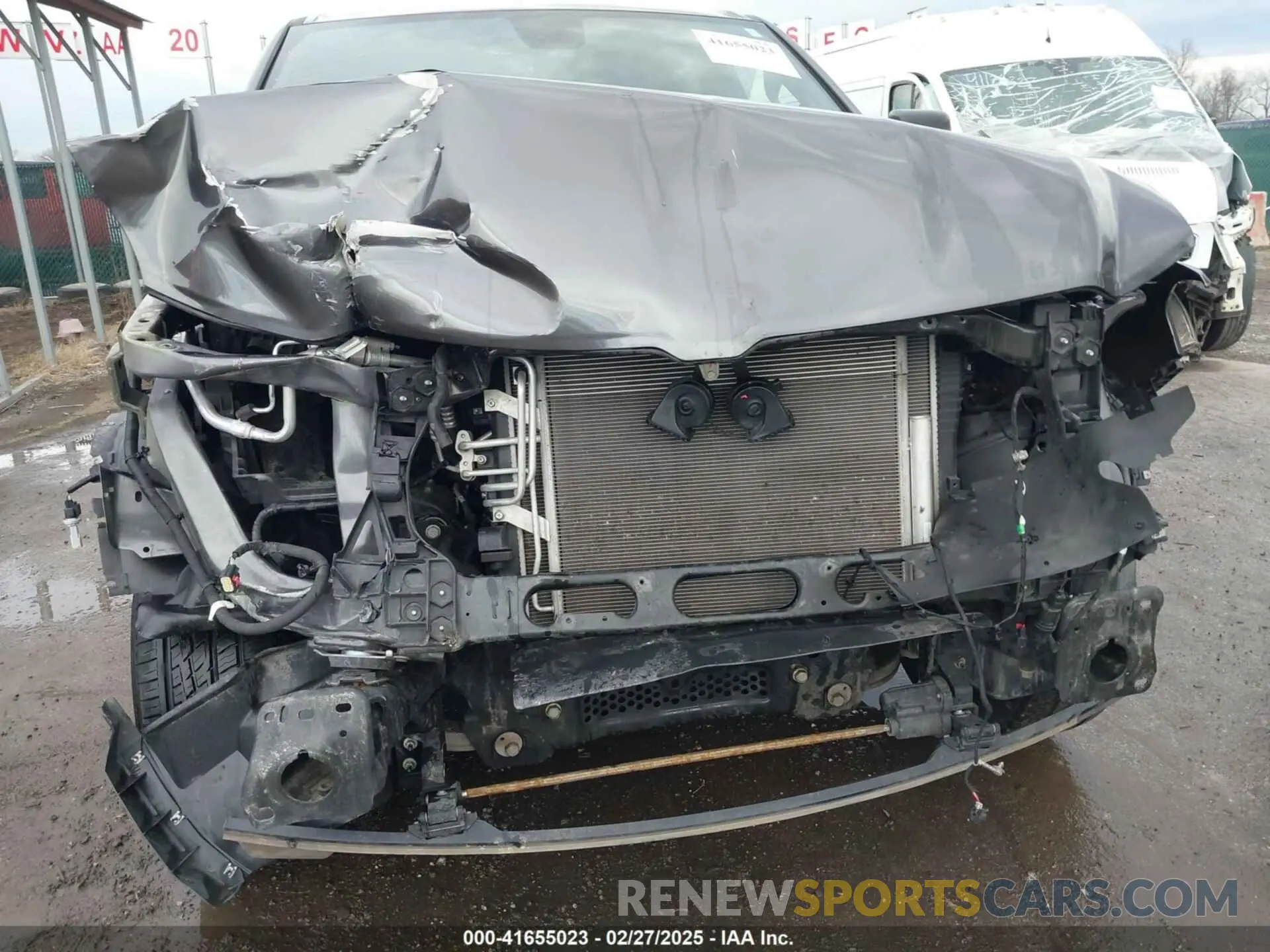 17 Photograph of a damaged car 1C6SRFFT4NN158961 RAM 1500 2022