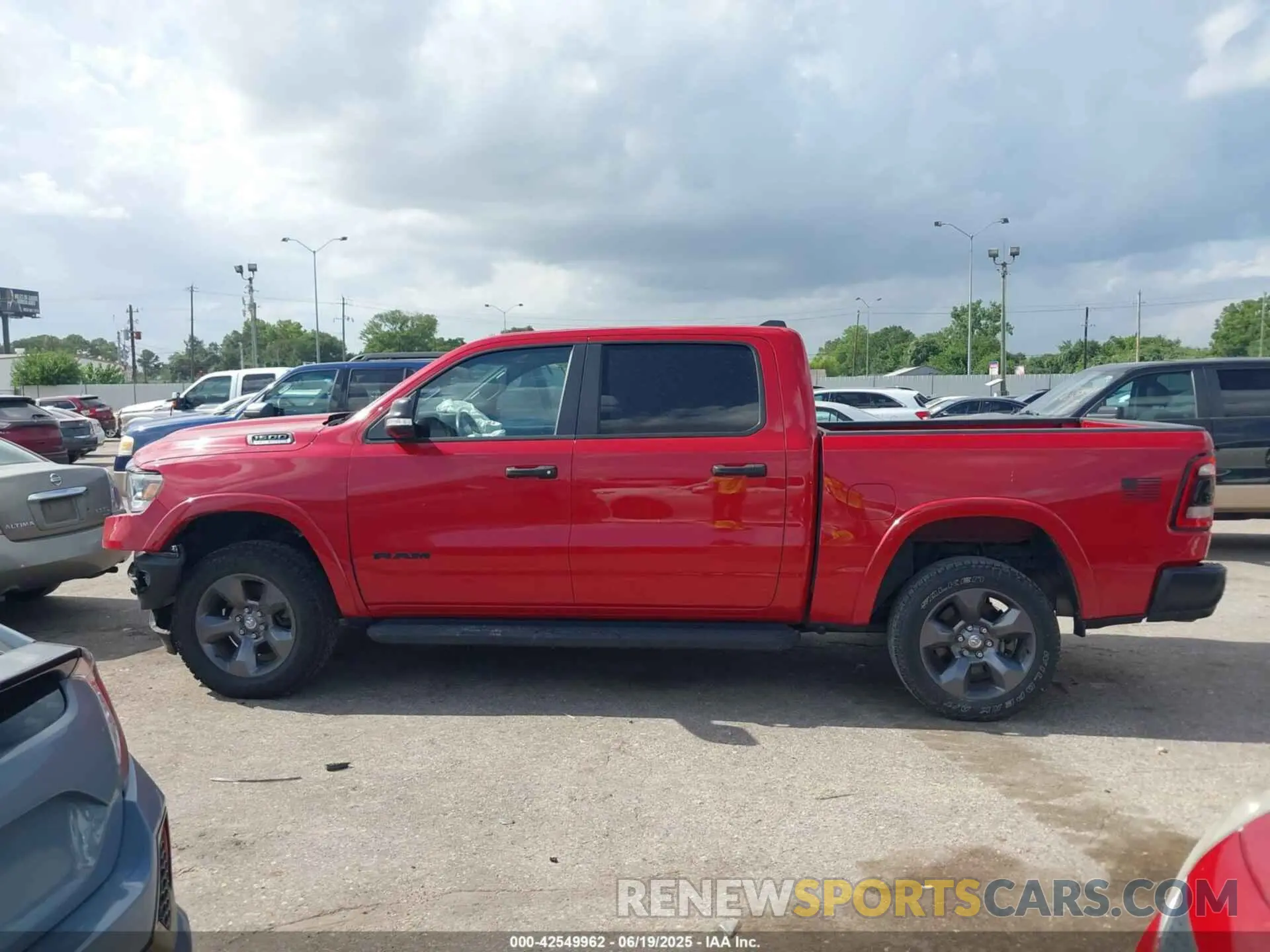 14 Photograph of a damaged car 1C6SRFFT4NN243606 RAM 1500 2022