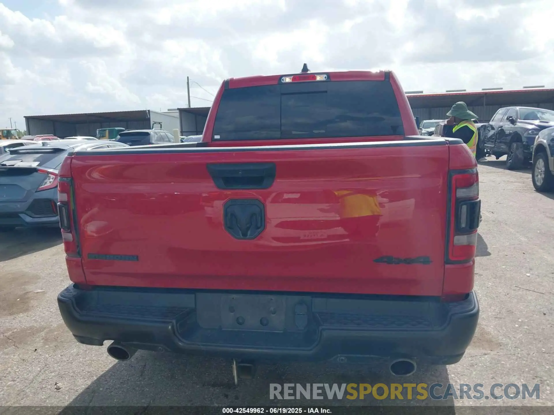 16 Photograph of a damaged car 1C6SRFFT4NN243606 RAM 1500 2022