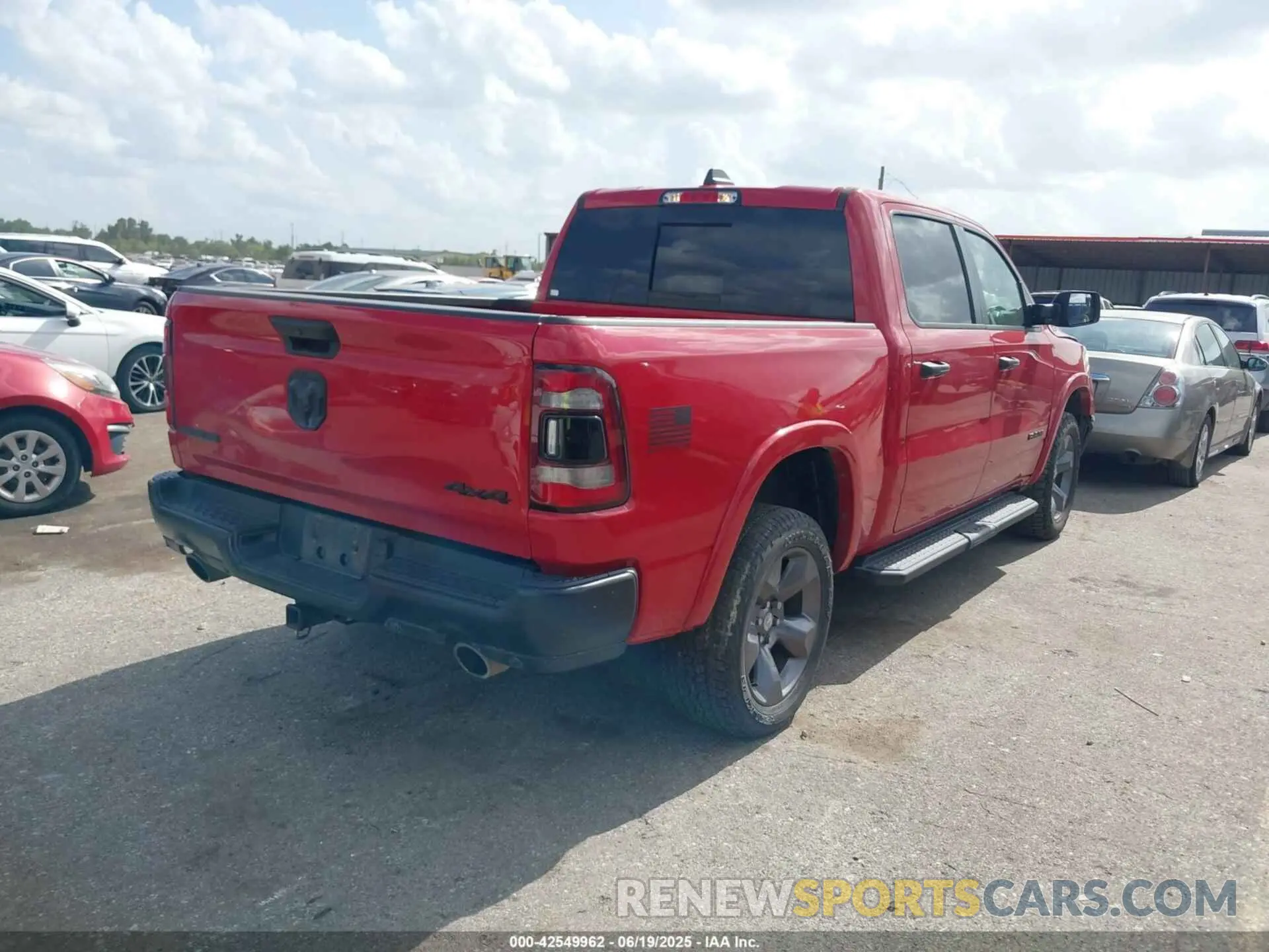 4 Photograph of a damaged car 1C6SRFFT4NN243606 RAM 1500 2022