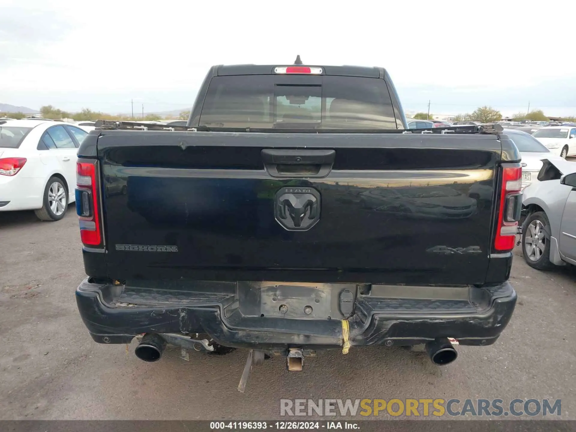 16 Photograph of a damaged car 1C6SRFFT4NN251043 RAM 1500 2022