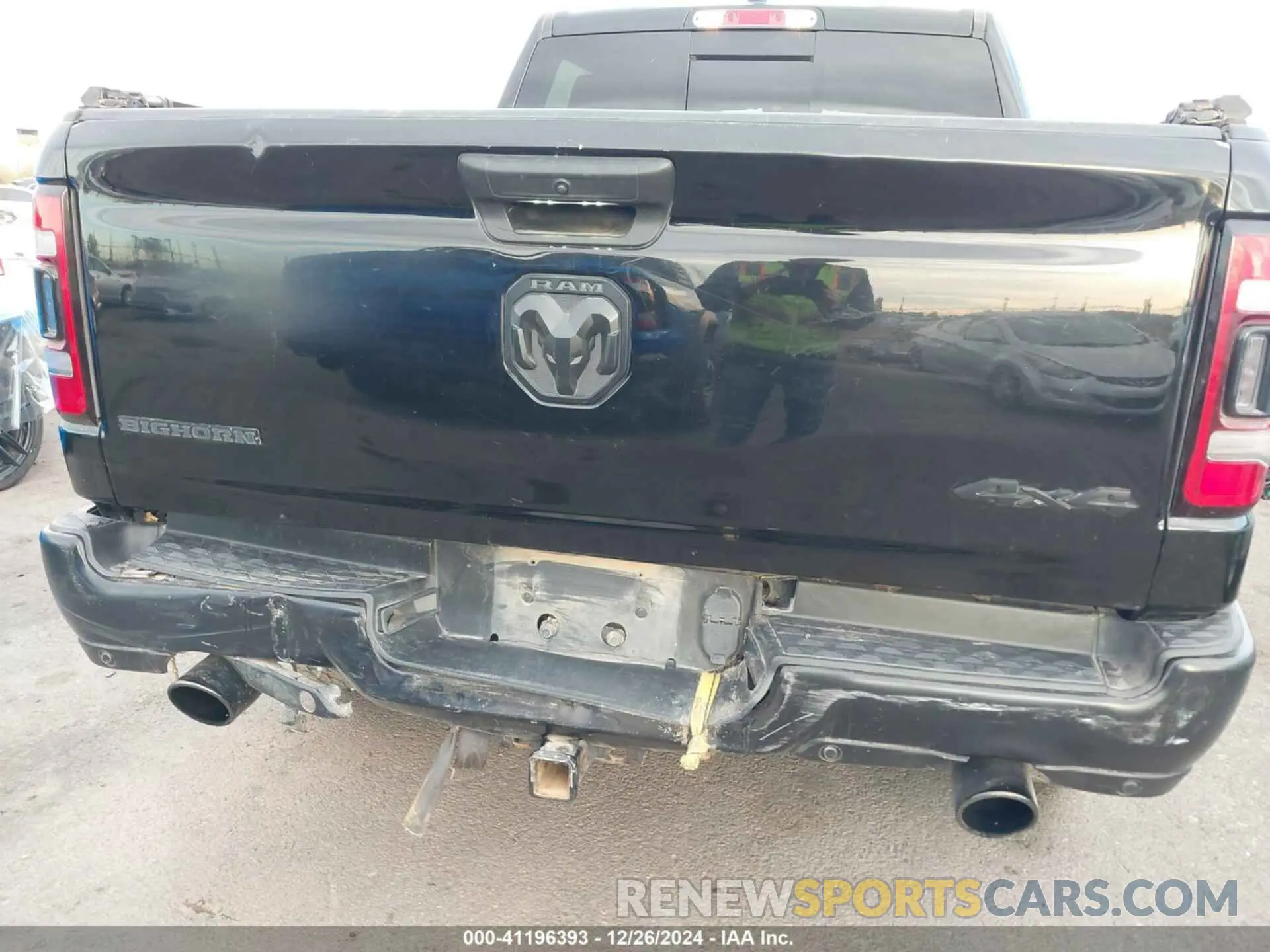 6 Photograph of a damaged car 1C6SRFFT4NN251043 RAM 1500 2022