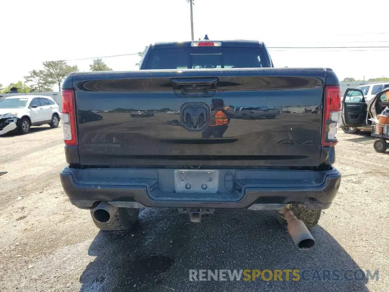 6 Photograph of a damaged car 1C6SRFFT4NN330955 RAM 1500 2022